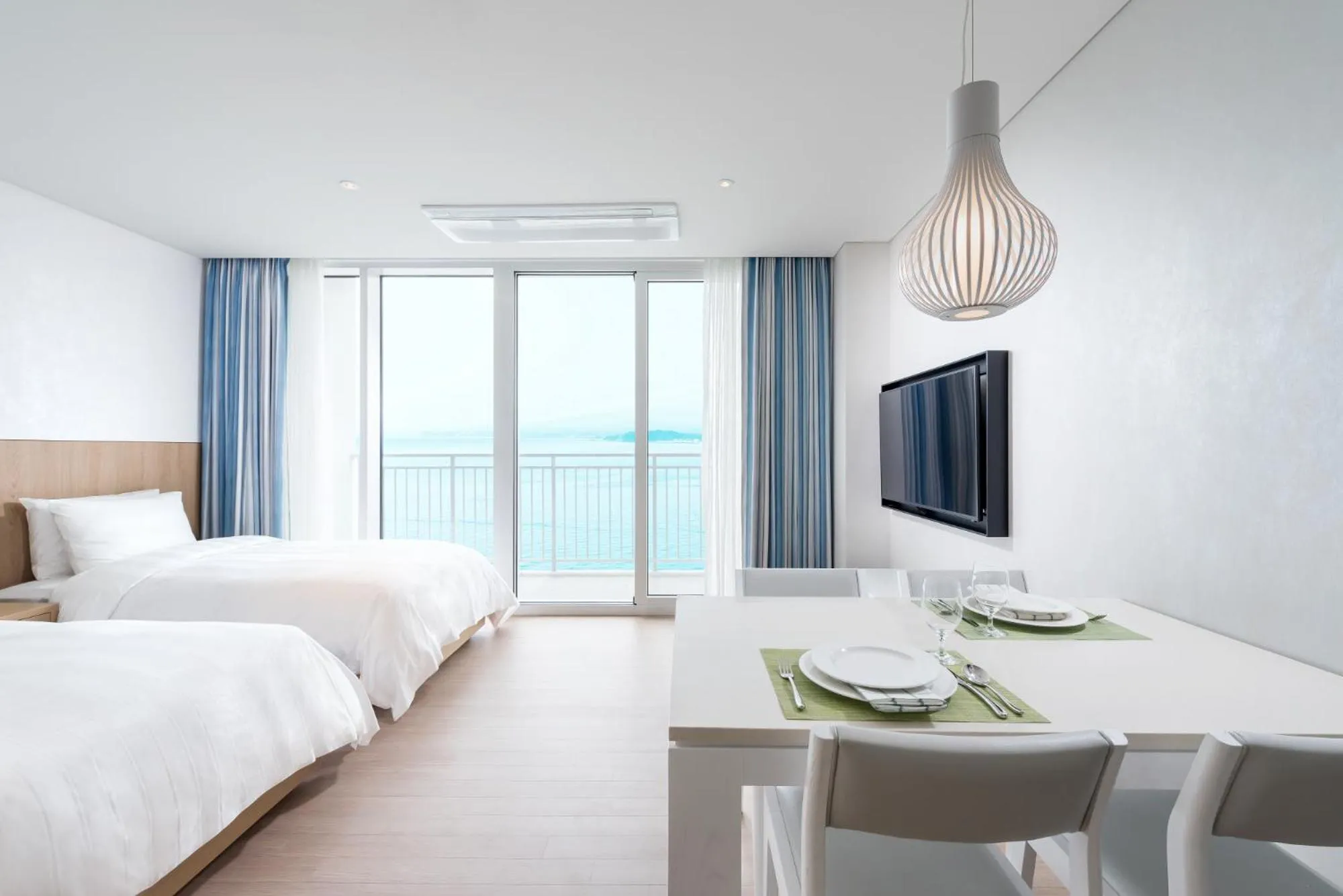 Bed in Lotte Resort Sokcho