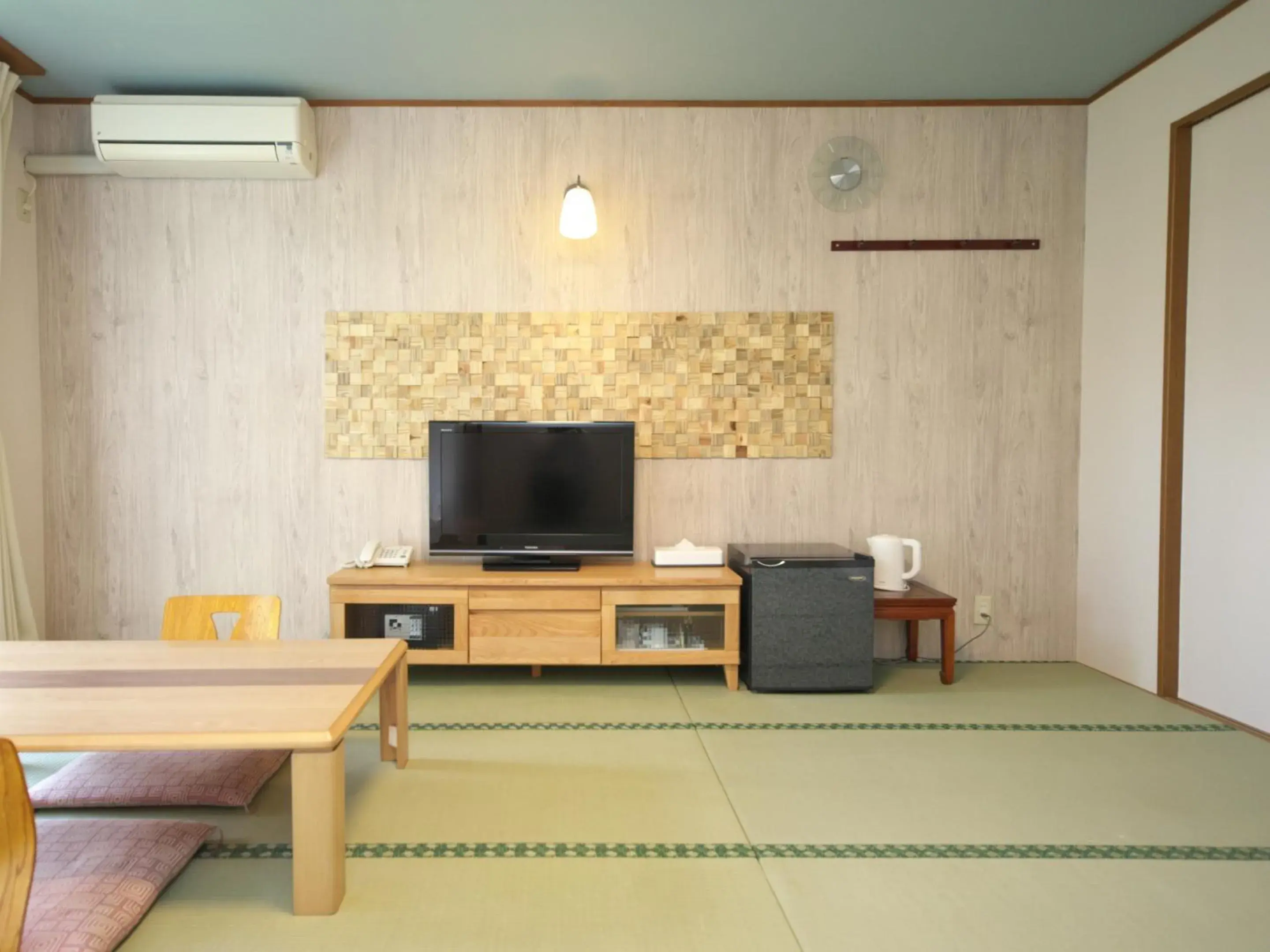 Japanese-Style Twin Room with No View in Hotel Ra Kuun Japanese-Style Twin Room with No View in Hotel Ra Kuun