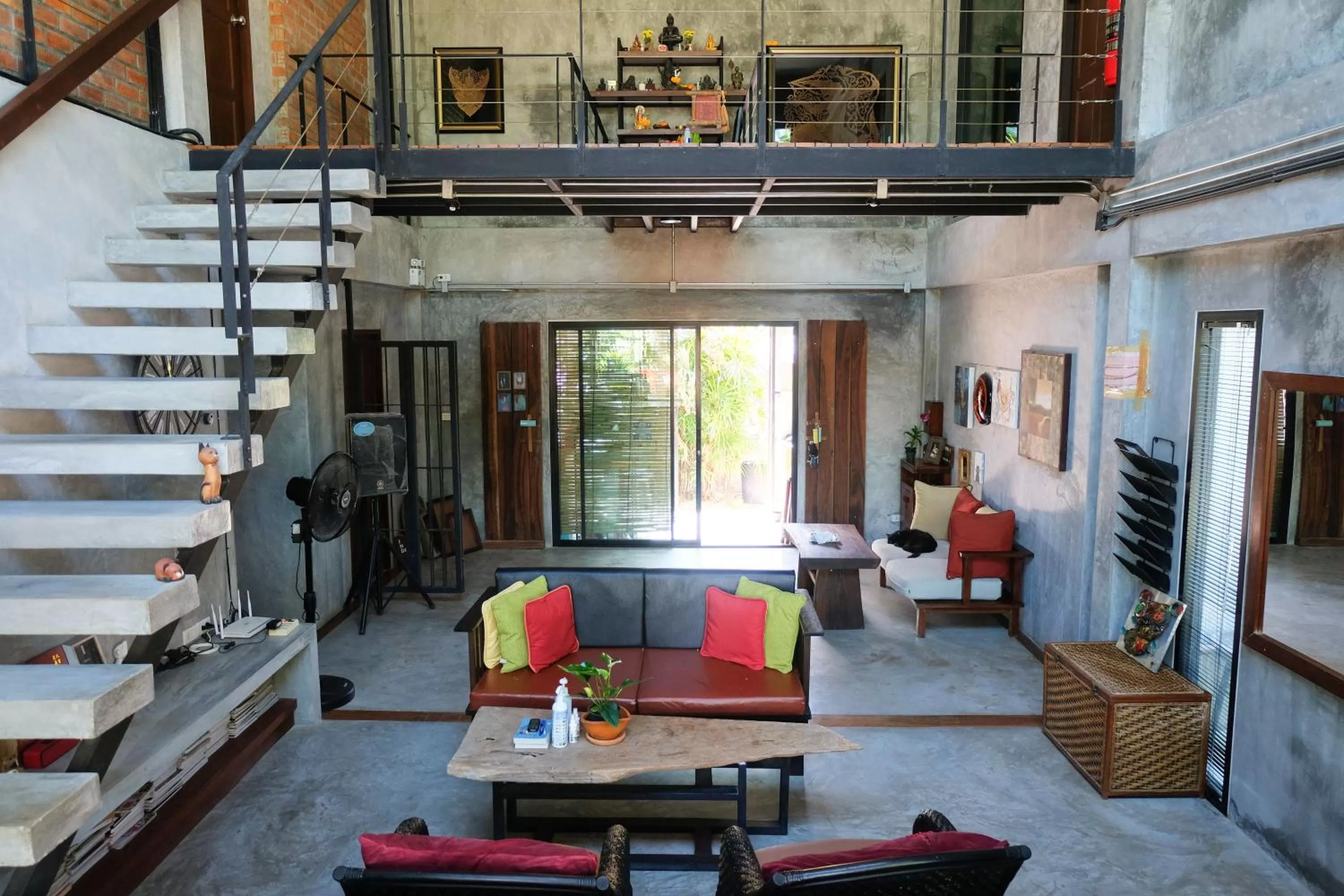 Communal lounge/ TV room in Aonang Third Place Hometel