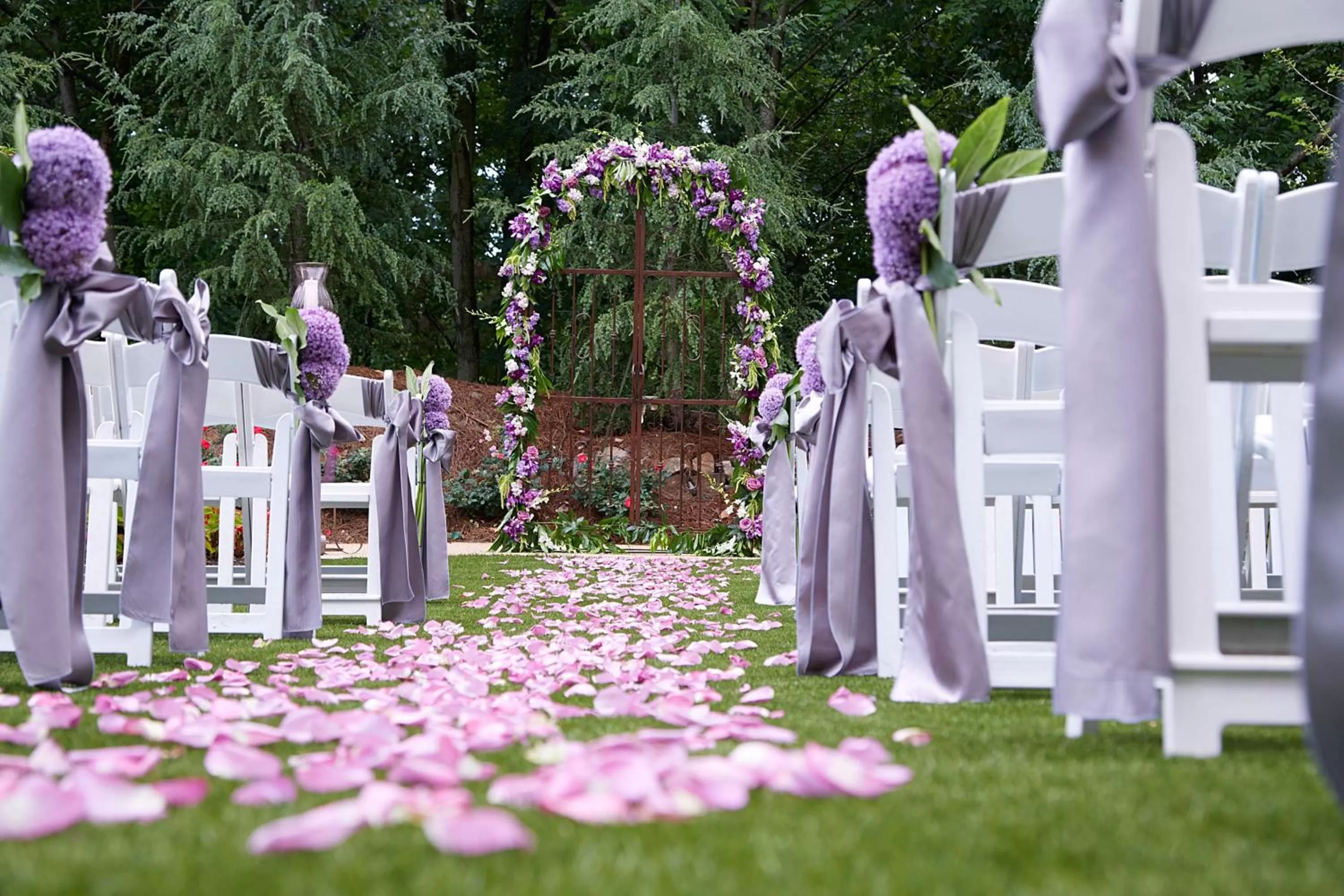 Property building in Hyatt Regency Atlanta Perimeter at Villa Christina