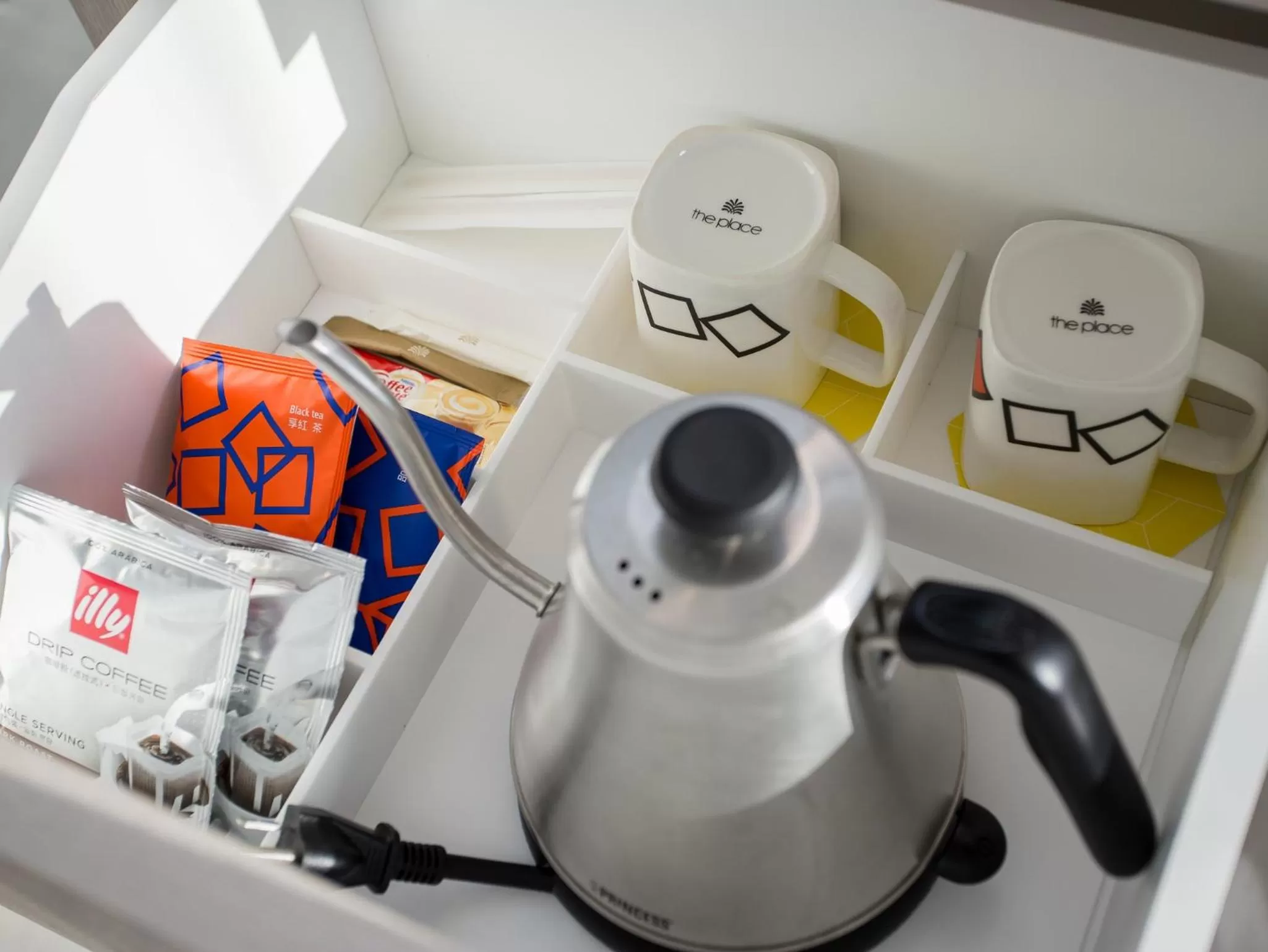 Coffee/tea facilities in The Place Taichung