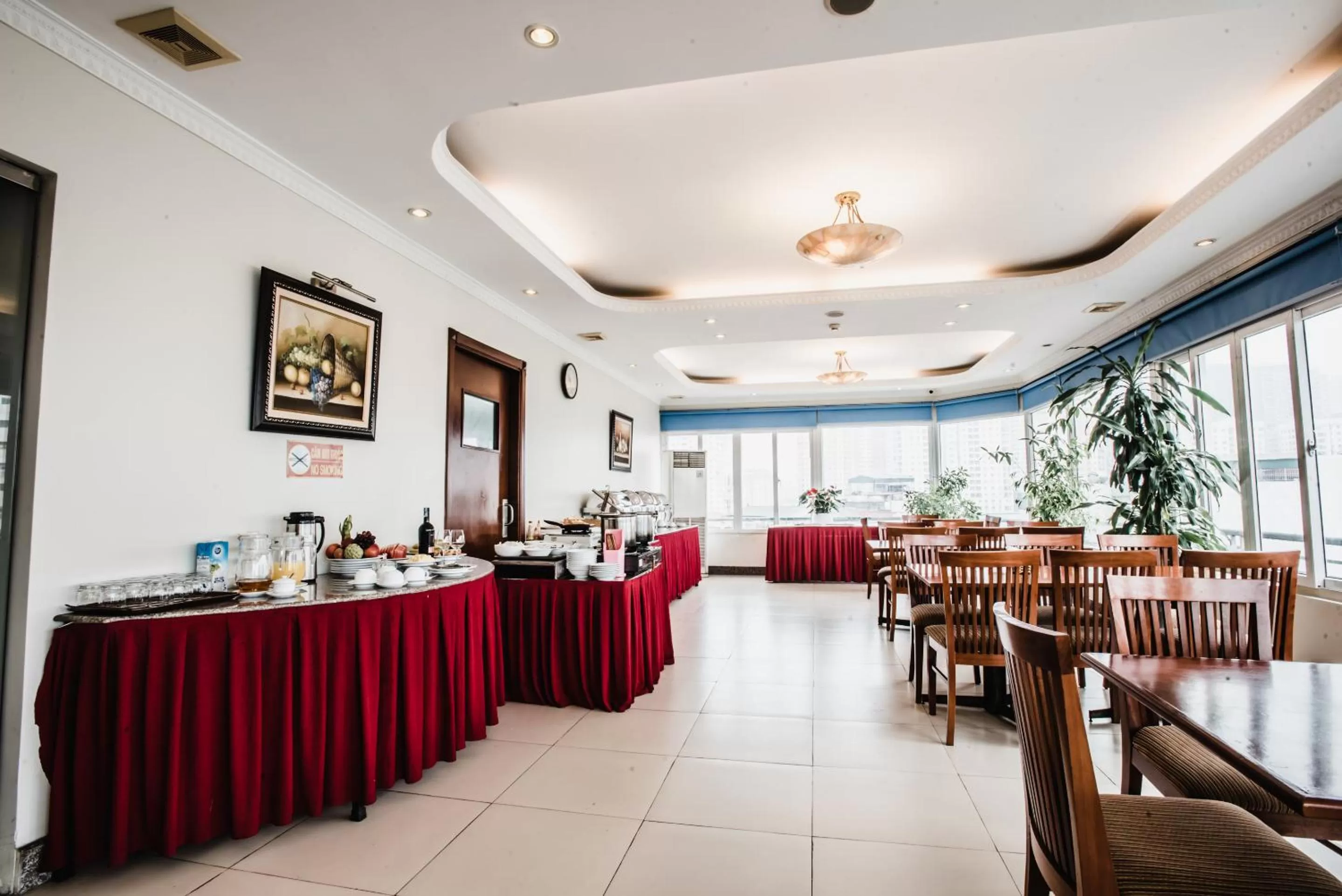 Restaurant/places to eat in HANZ Sunny 2 Hotel Hanoi