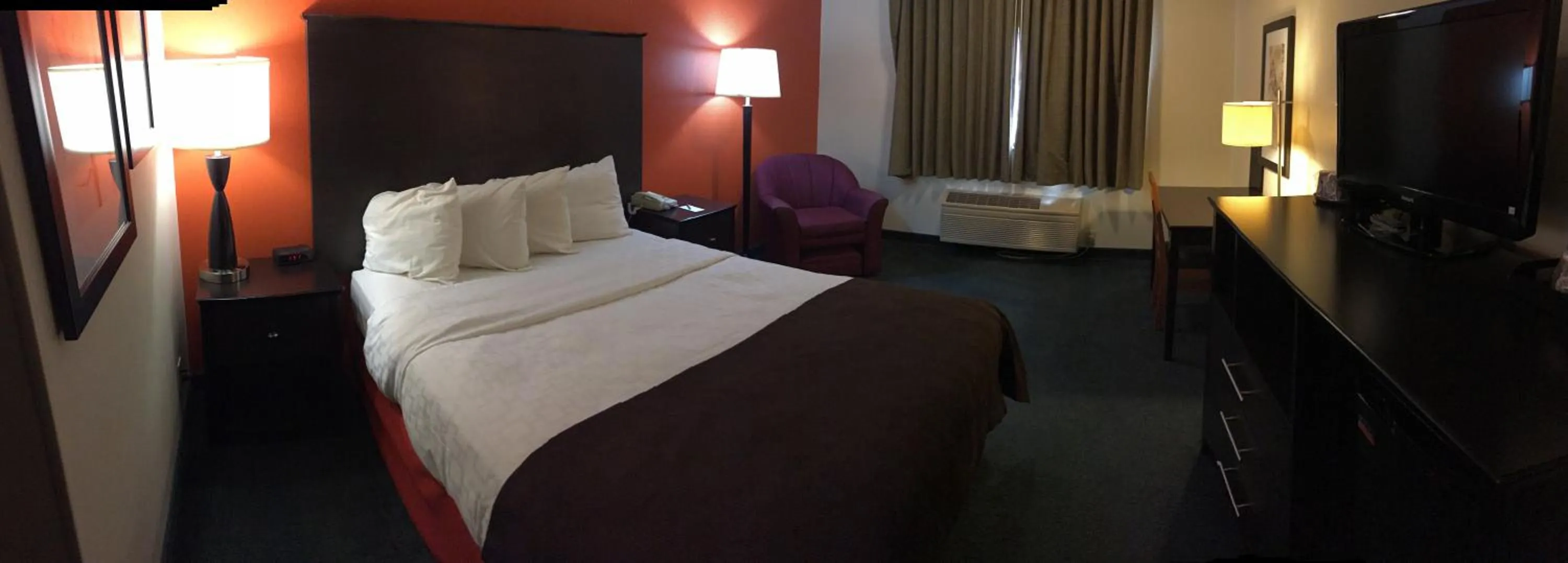 Photo of the whole room, Bed in AmericInn by Wyndham Salina