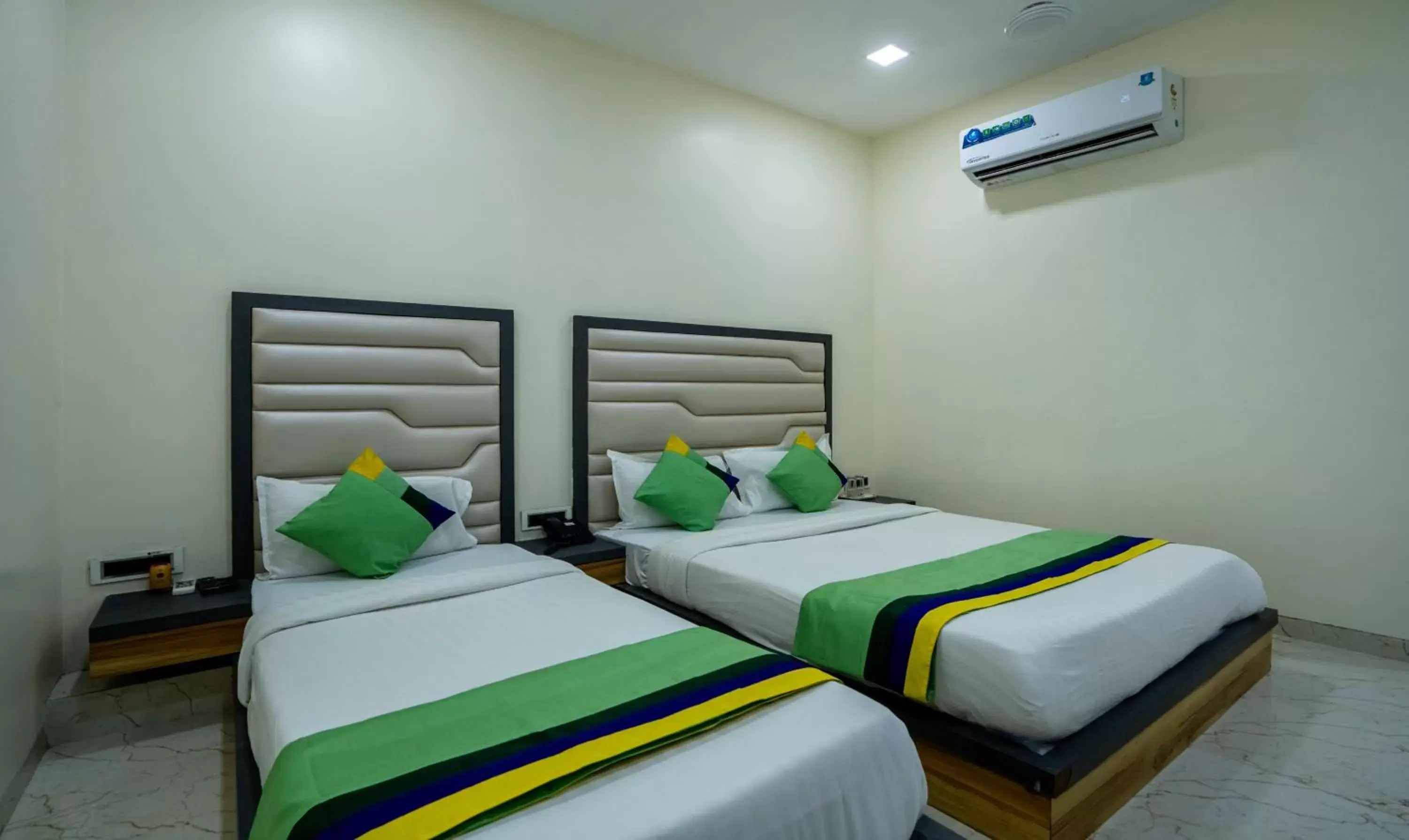 Deluxe Double Room - single occupancy in Treebo Zaid International Powai Deluxe Double Room - single occupancy in Treebo Zaid International Powai