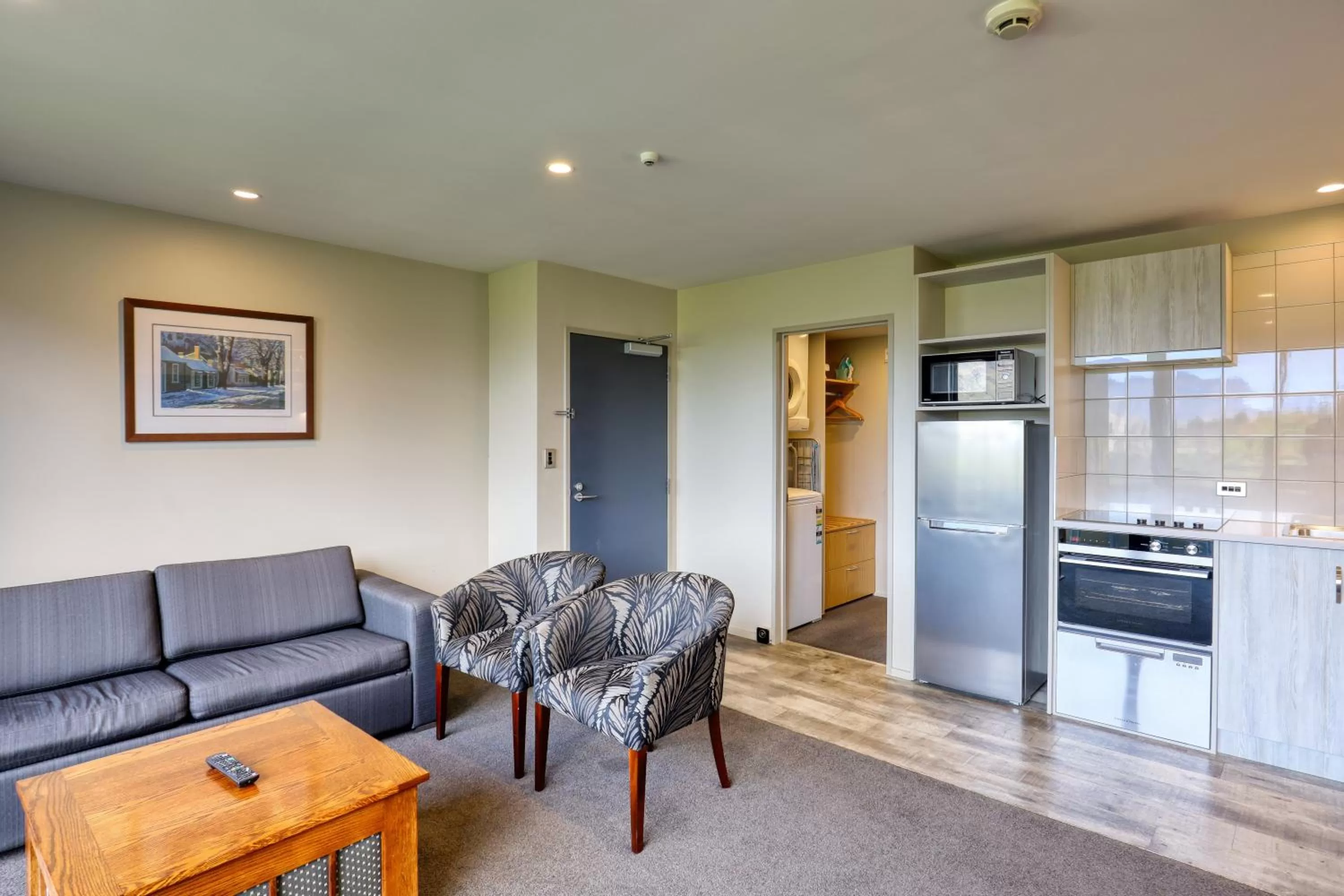 Living room in Garden Court Suites & Apartments