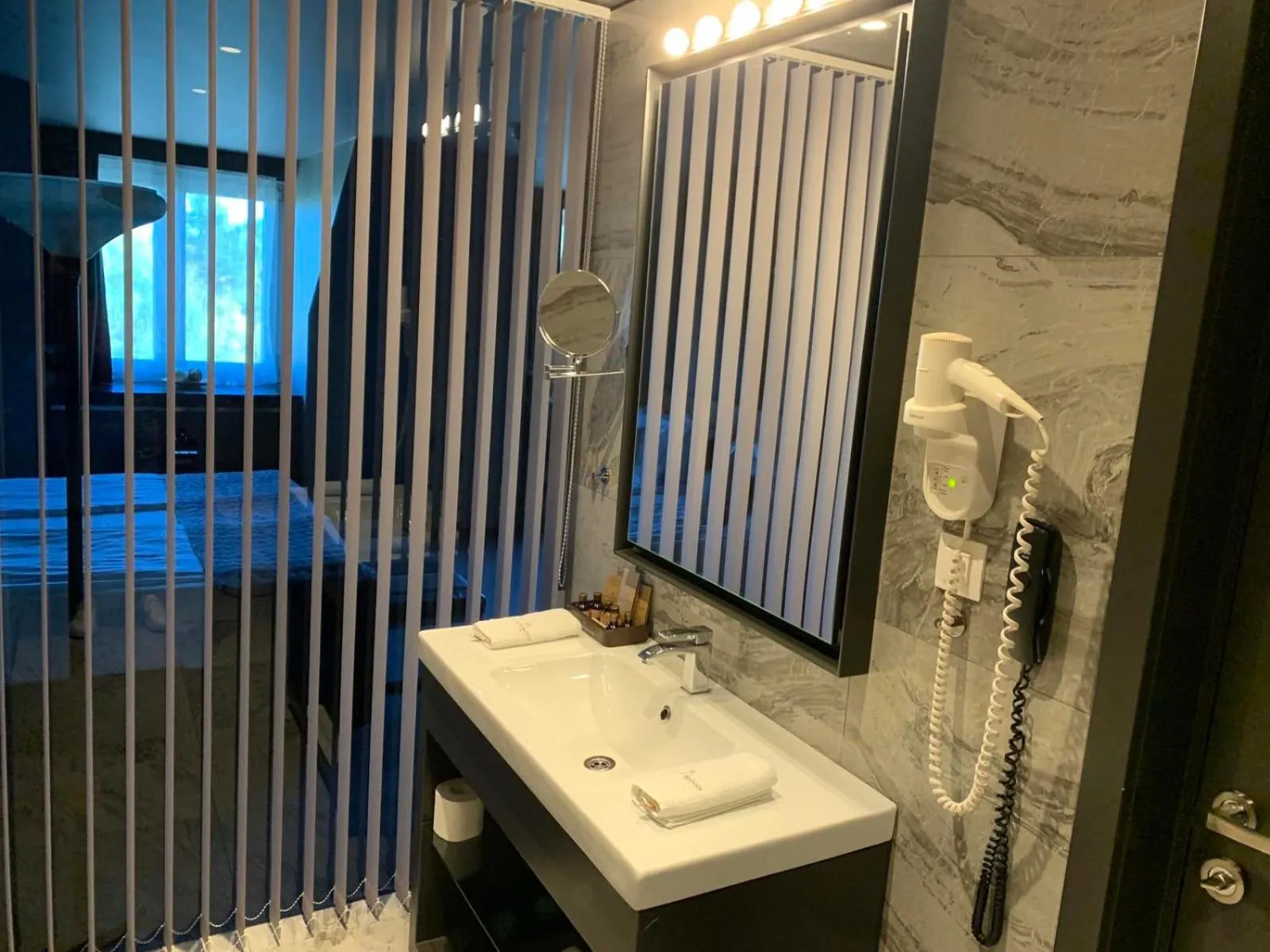 Shower in All Seasons Residence Design Hotel - Free parking