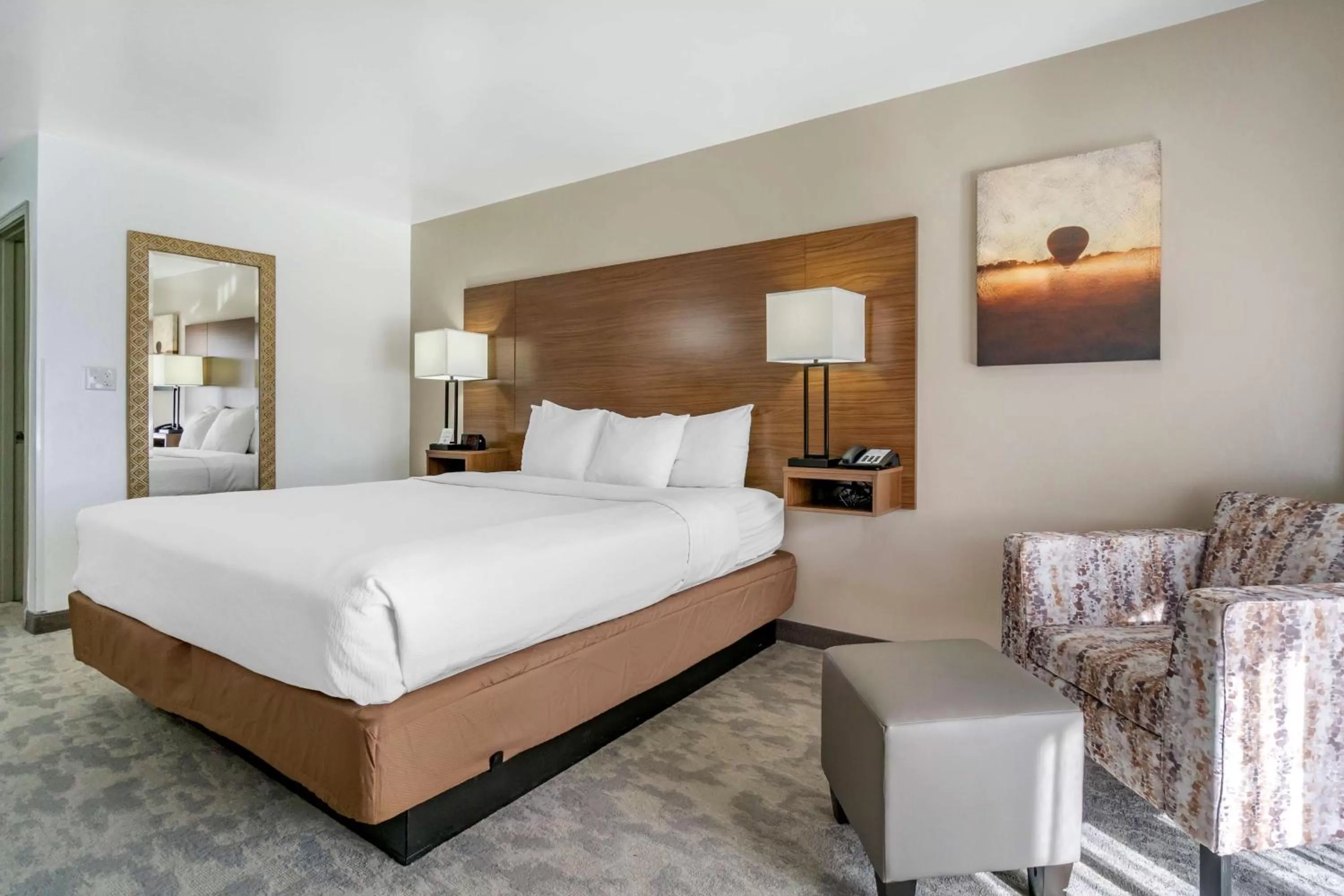 Photo of the whole room in Best Western PLUS Lake Front Hotel