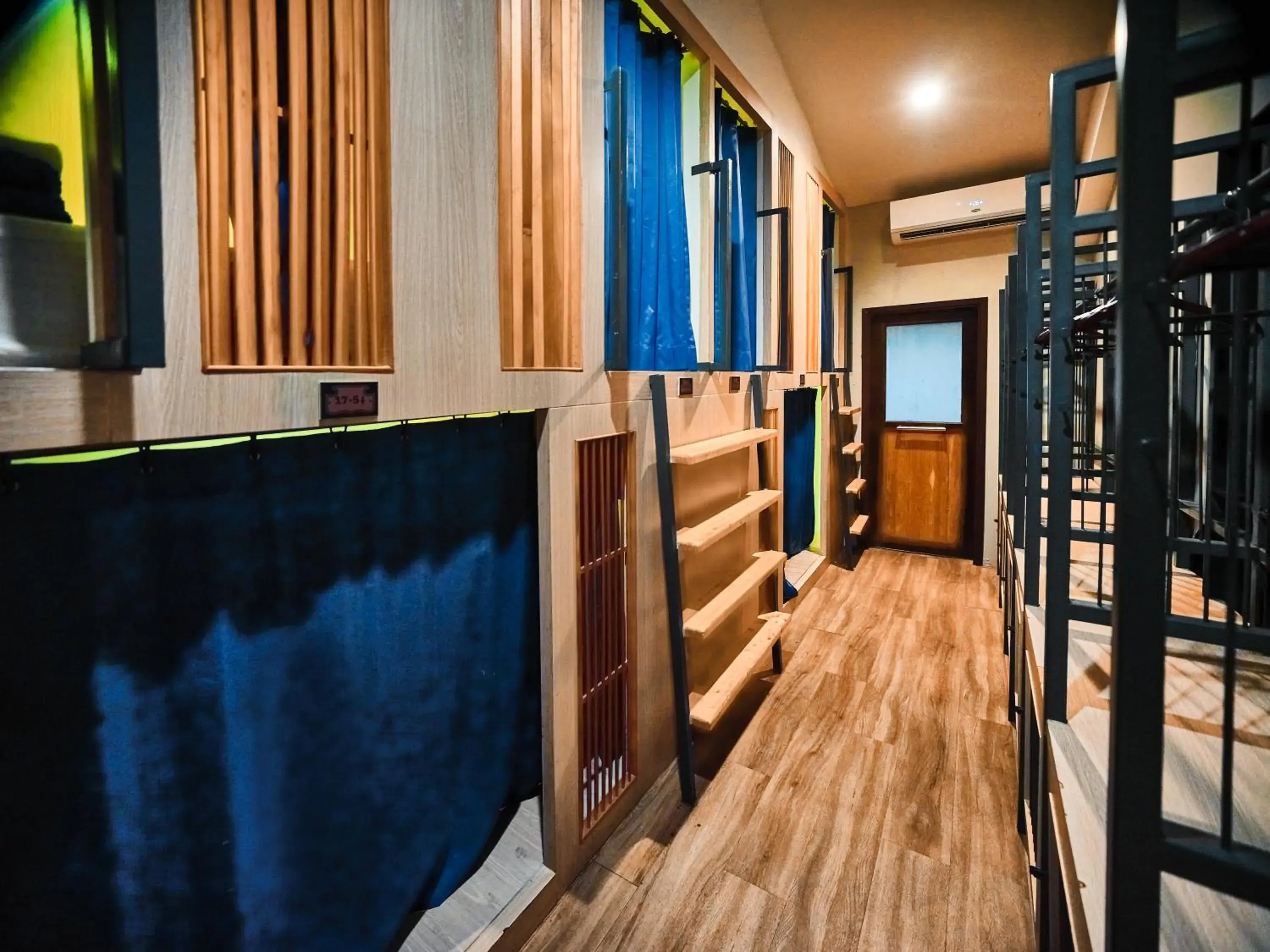 Single Bed in Mixed Dormitory Room in Prince Theatre Heritage Stay Hostel - Silom Single Bed in Mixed Dormitory Room in Prince Theatre Heritage Stay Hostel - Silom