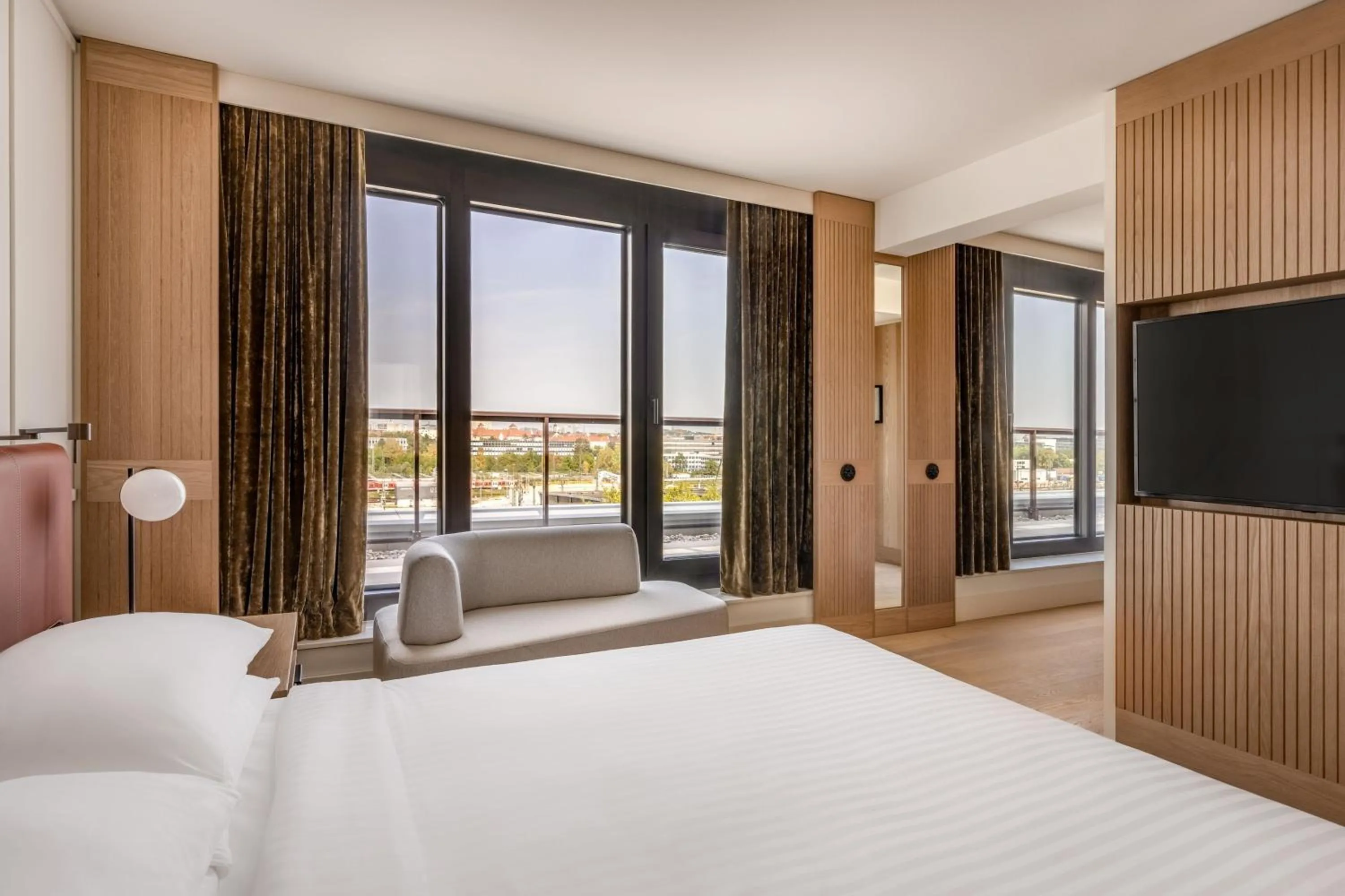 Bed in Munich Marriott Hotel City West