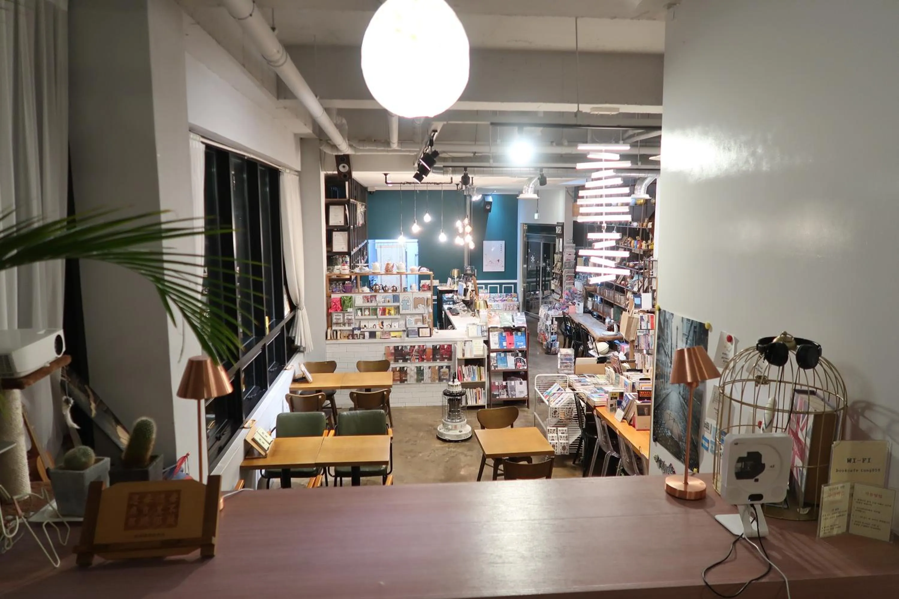 Restaurant/places to eat in Andong Poong-gyung HOSTEL n LIBRARY