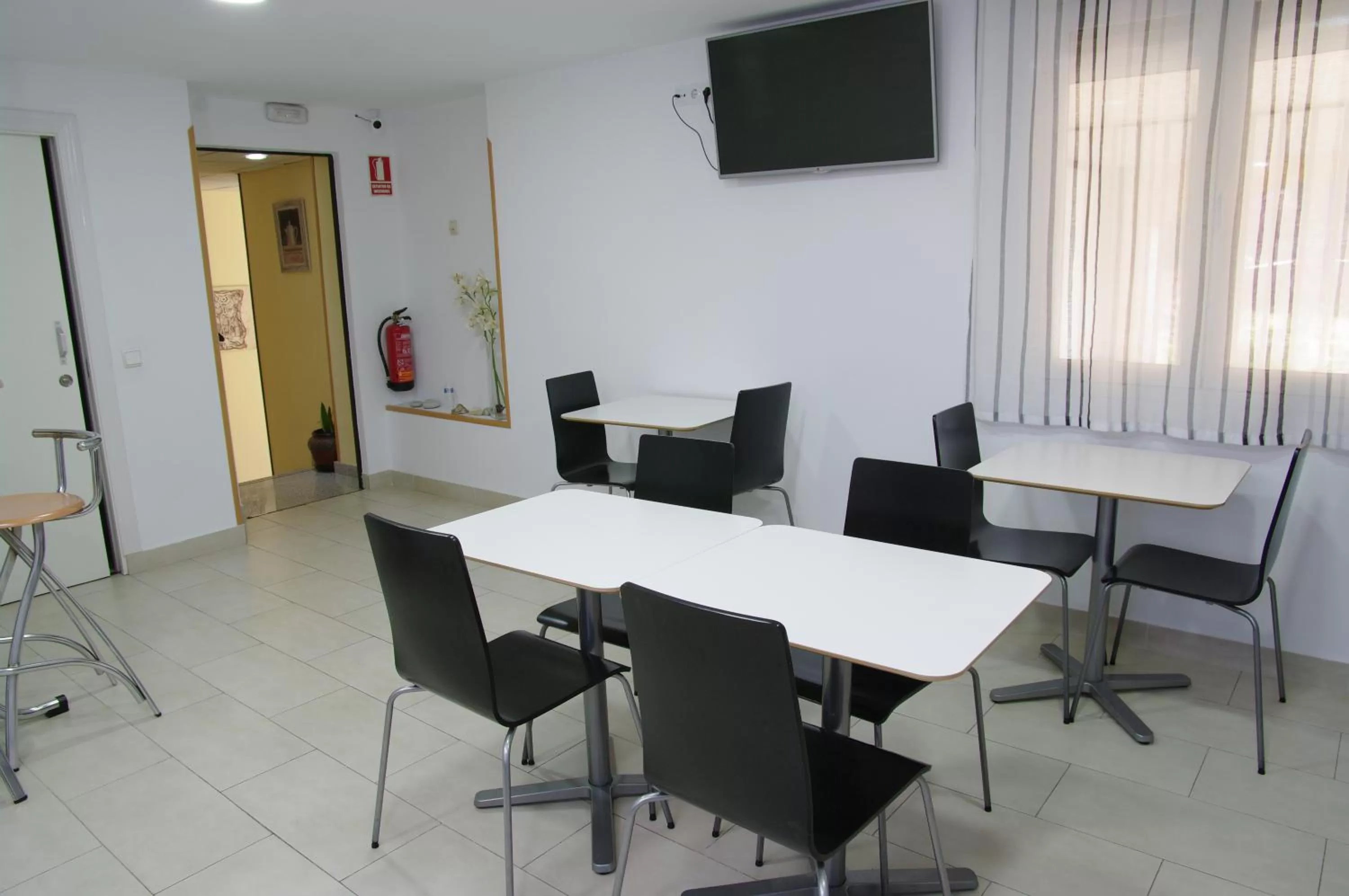 Lounge or bar in Hotel Barajas Plaza