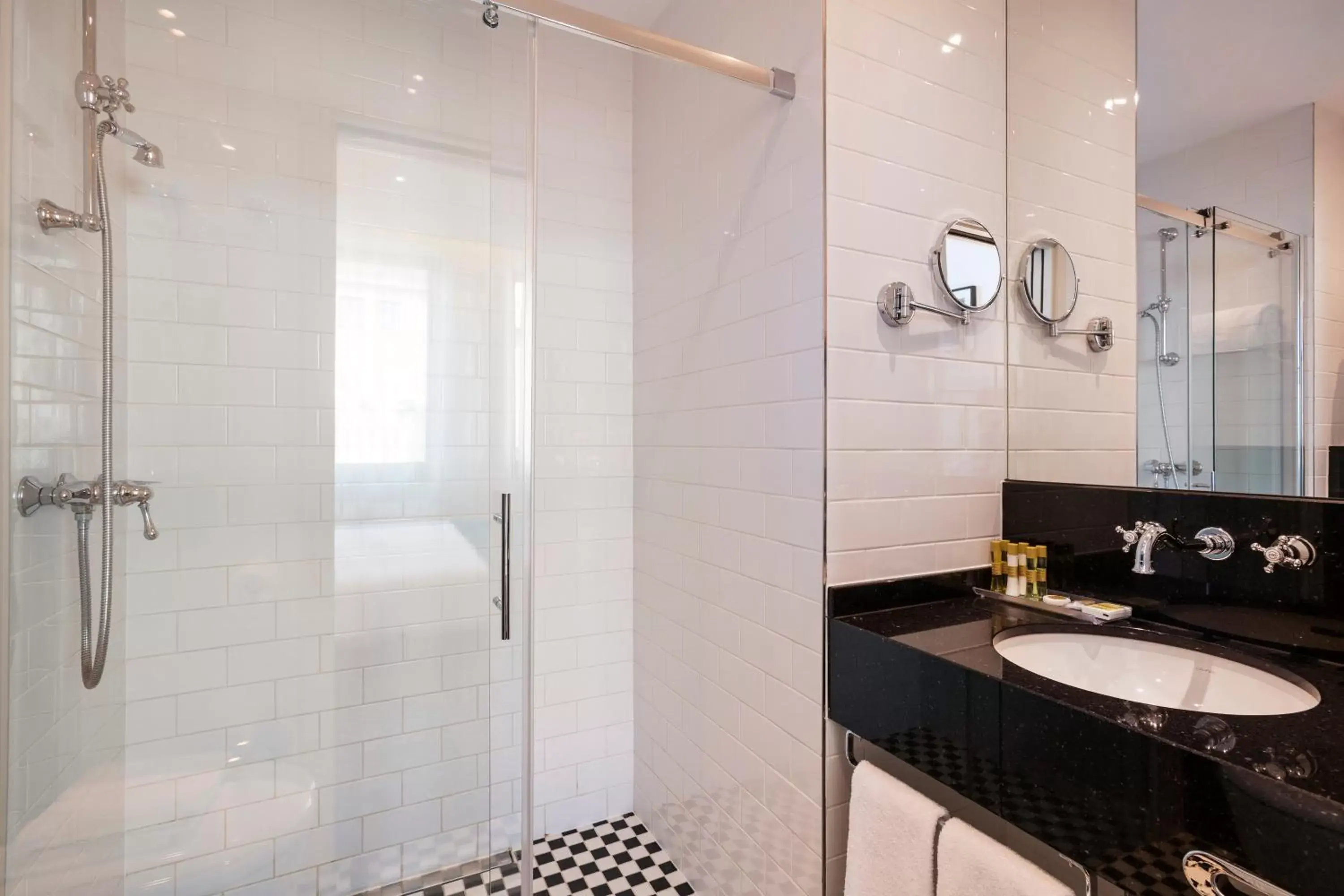 Standard Double or Twin Room in Eurostars Danube Budapest Standard Double or Twin Room in Eurostars Danube Budapest