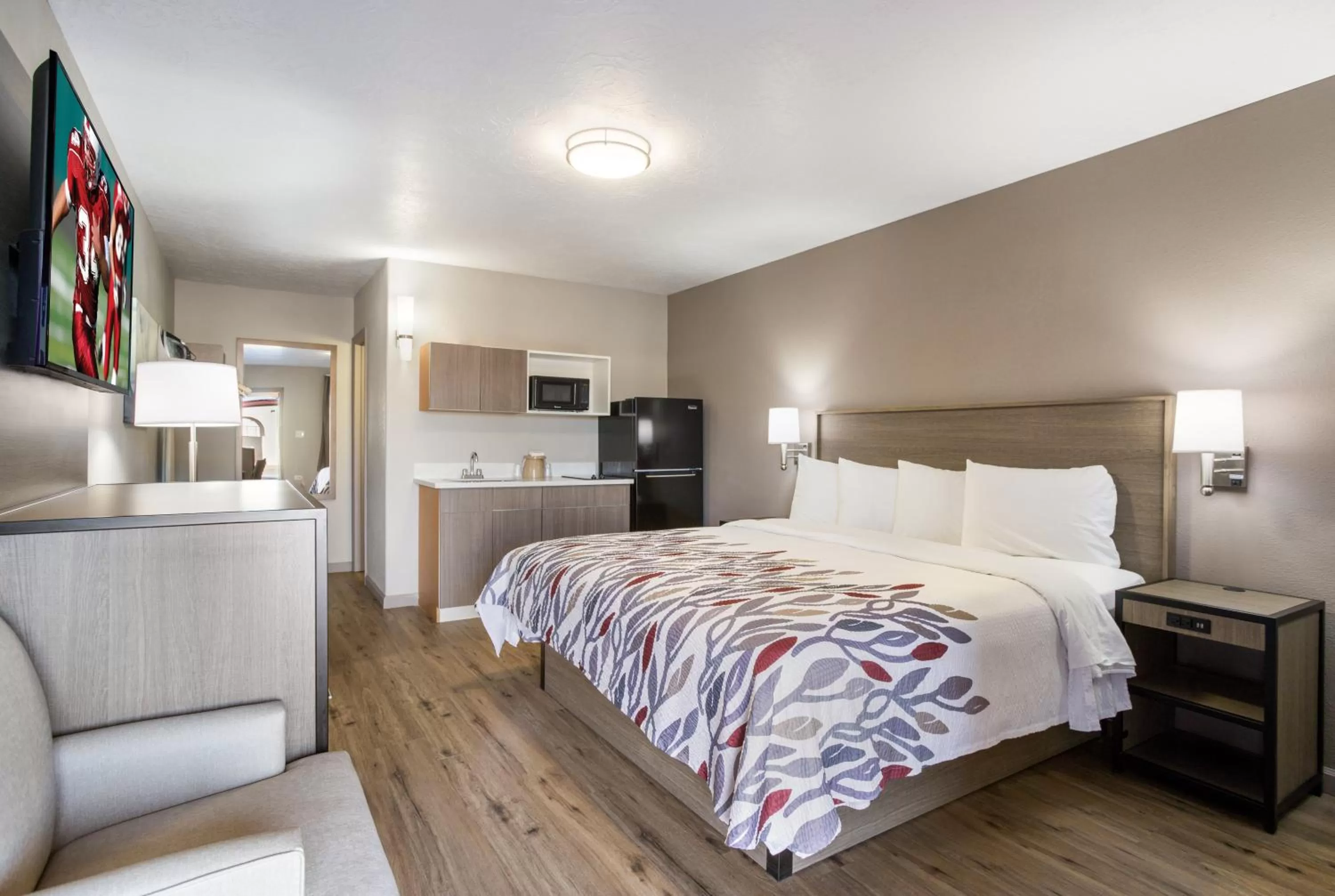 Superior King Room with Kitchenette Smoke Free in Baymont by Wyndham Socorro