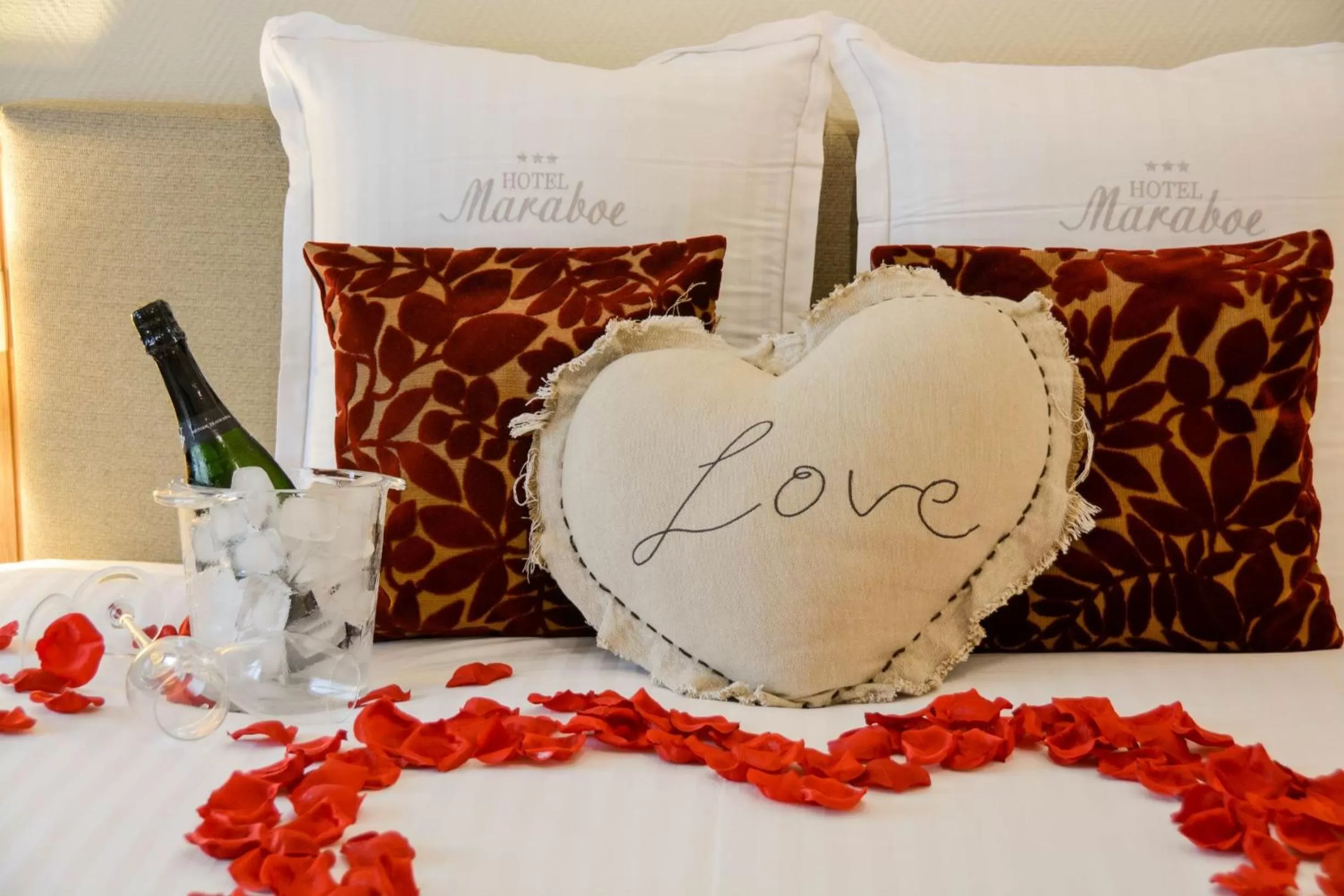 Bedroom, Bed in Hotel Maraboe