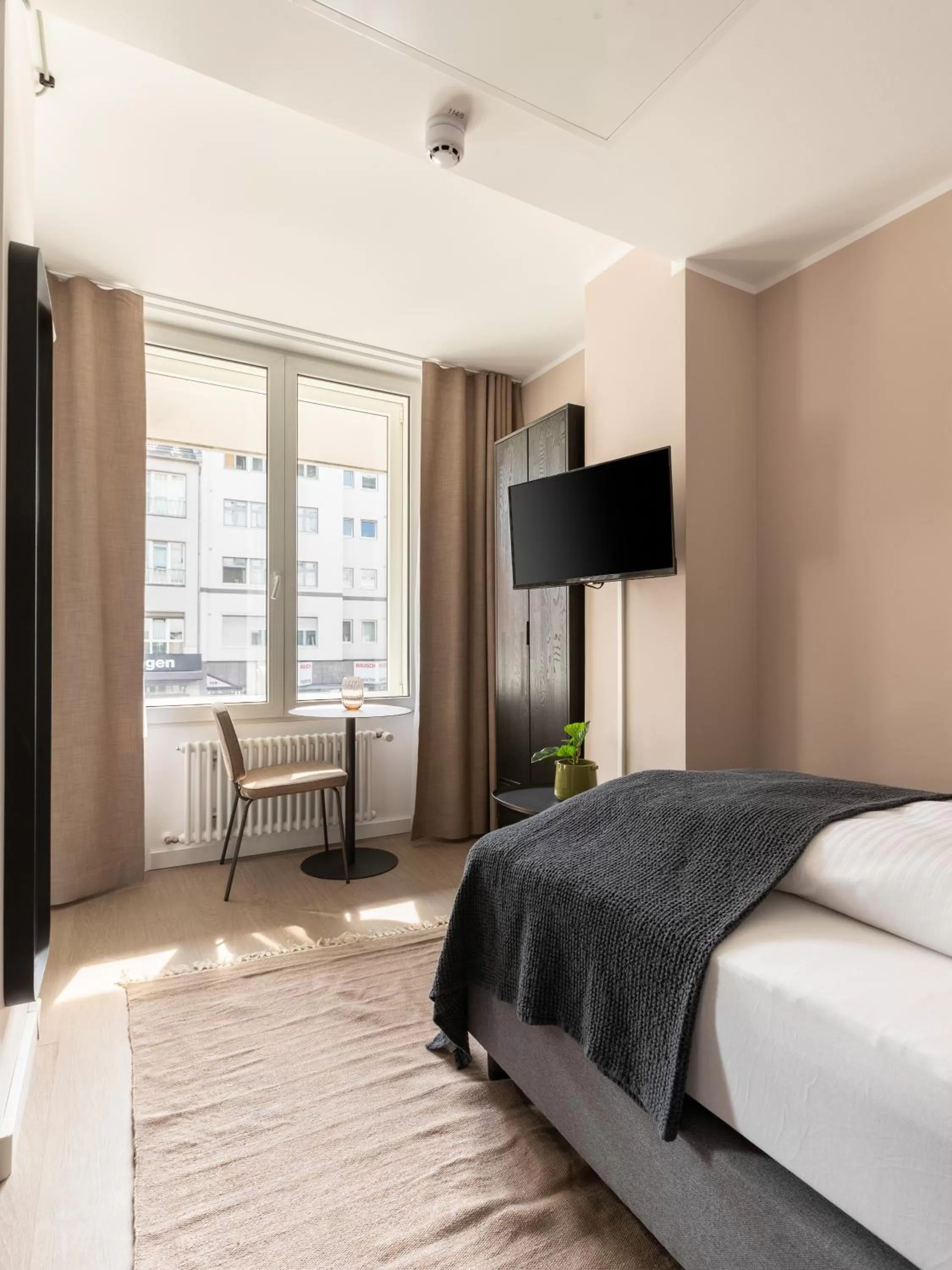 Economy Single Suite in Limehome Berlin Luise Henriette Str - Digital Access