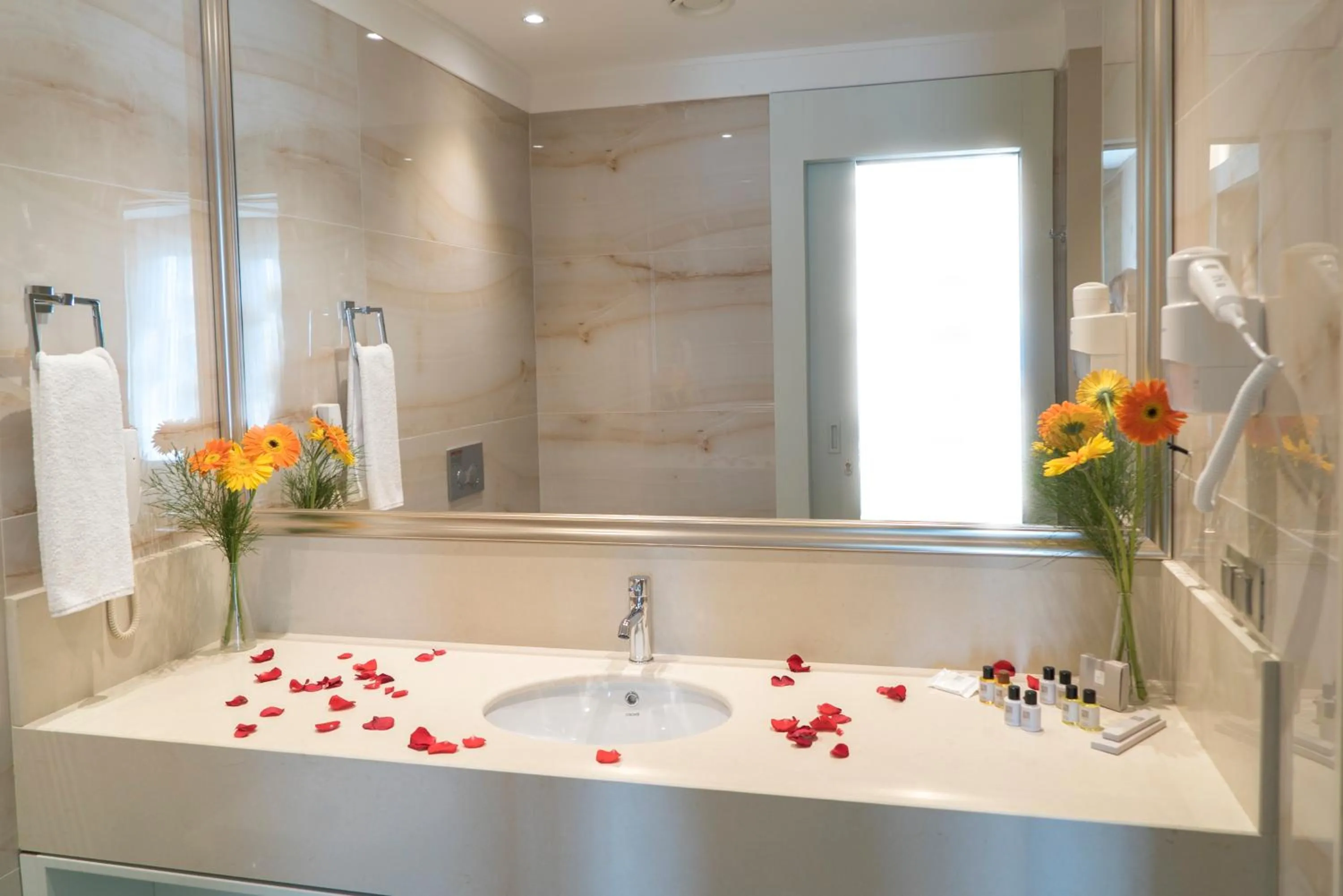 Bathroom in Mirart Hotel Boutique & SPA Yalova