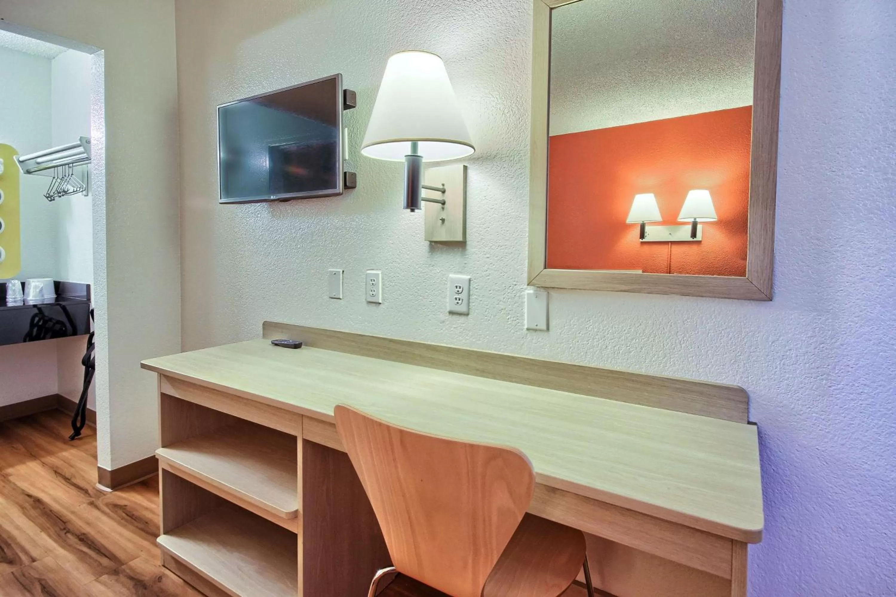 TV and multimedia in Motel 6-Fresno, CA - Blackstone South