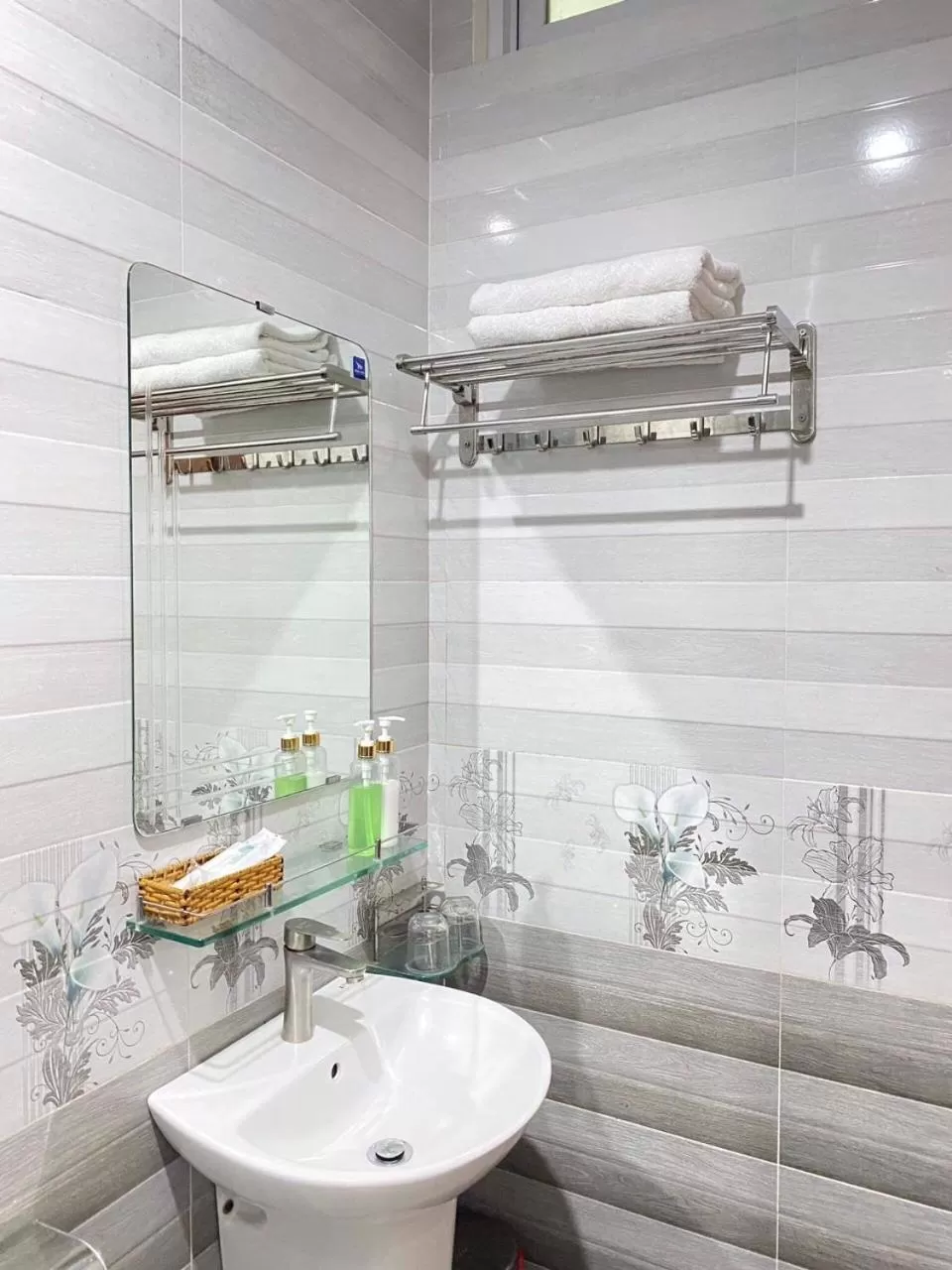 Deluxe Room (2 Adults + 1 Child) in Sao Mai Hotel & Apartment