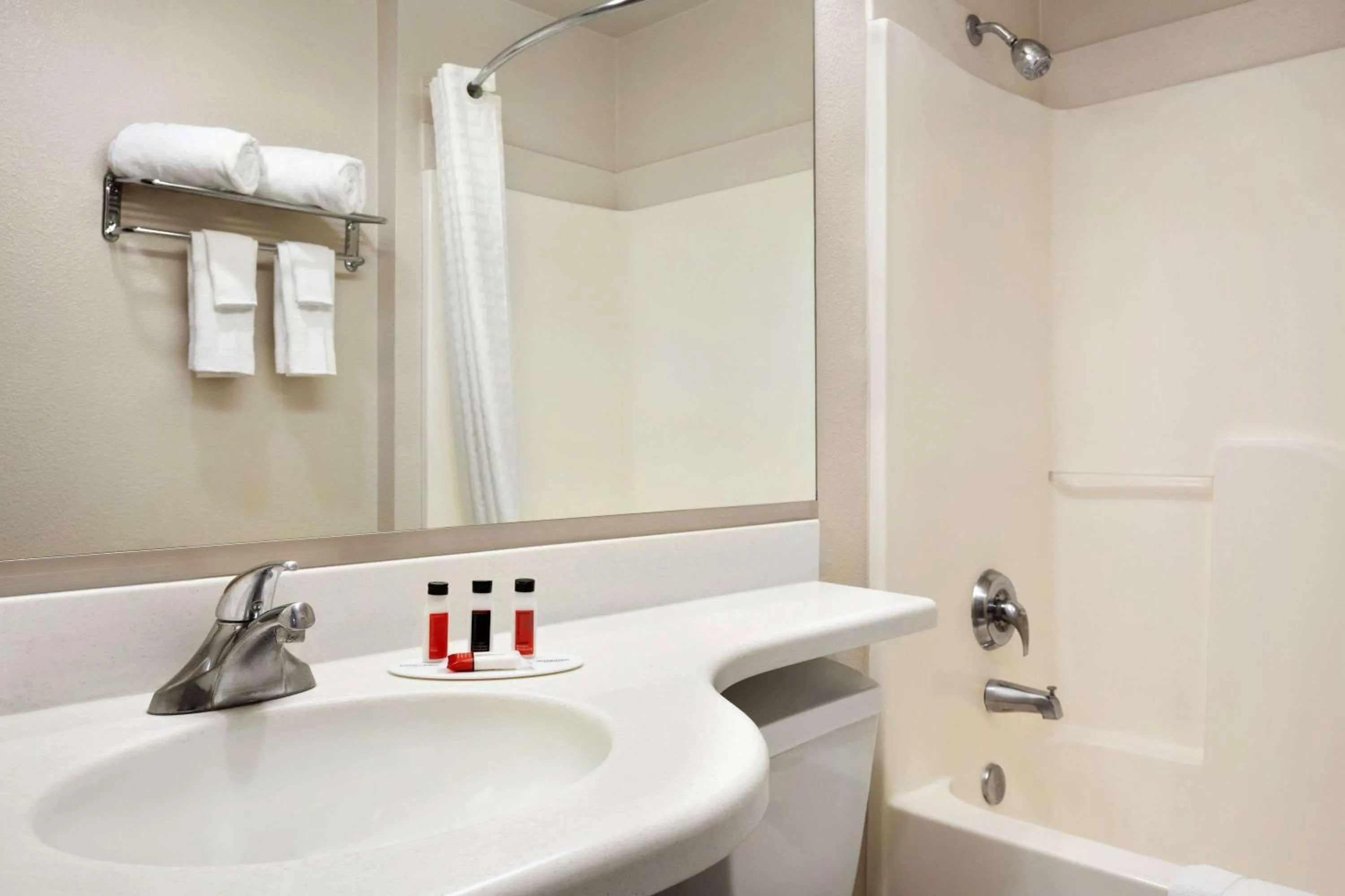 Bathroom in Microtel Inn & Suites Lodi