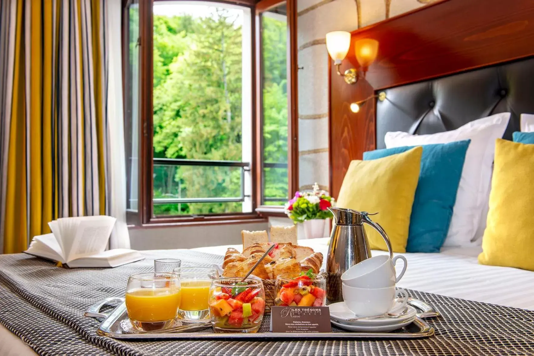 Tradition Room - Forest Side - Double or Twin beds in Les Trésoms Lake and Spa Resort Tradition Room - Forest Side - Double or Twin beds in Les Trésoms Lake and Spa Resort