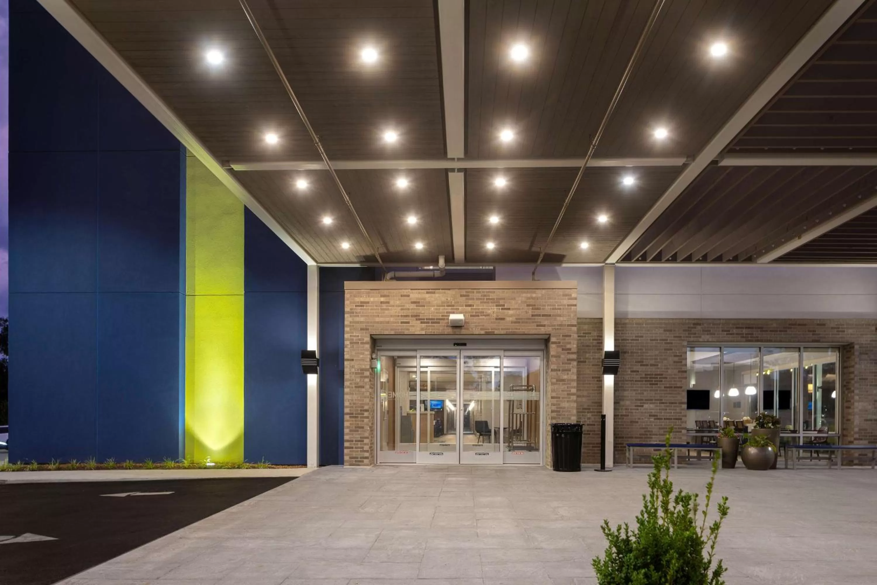 Property building in Home2 Suites By Hilton Nashville Downtown-Metrocenter