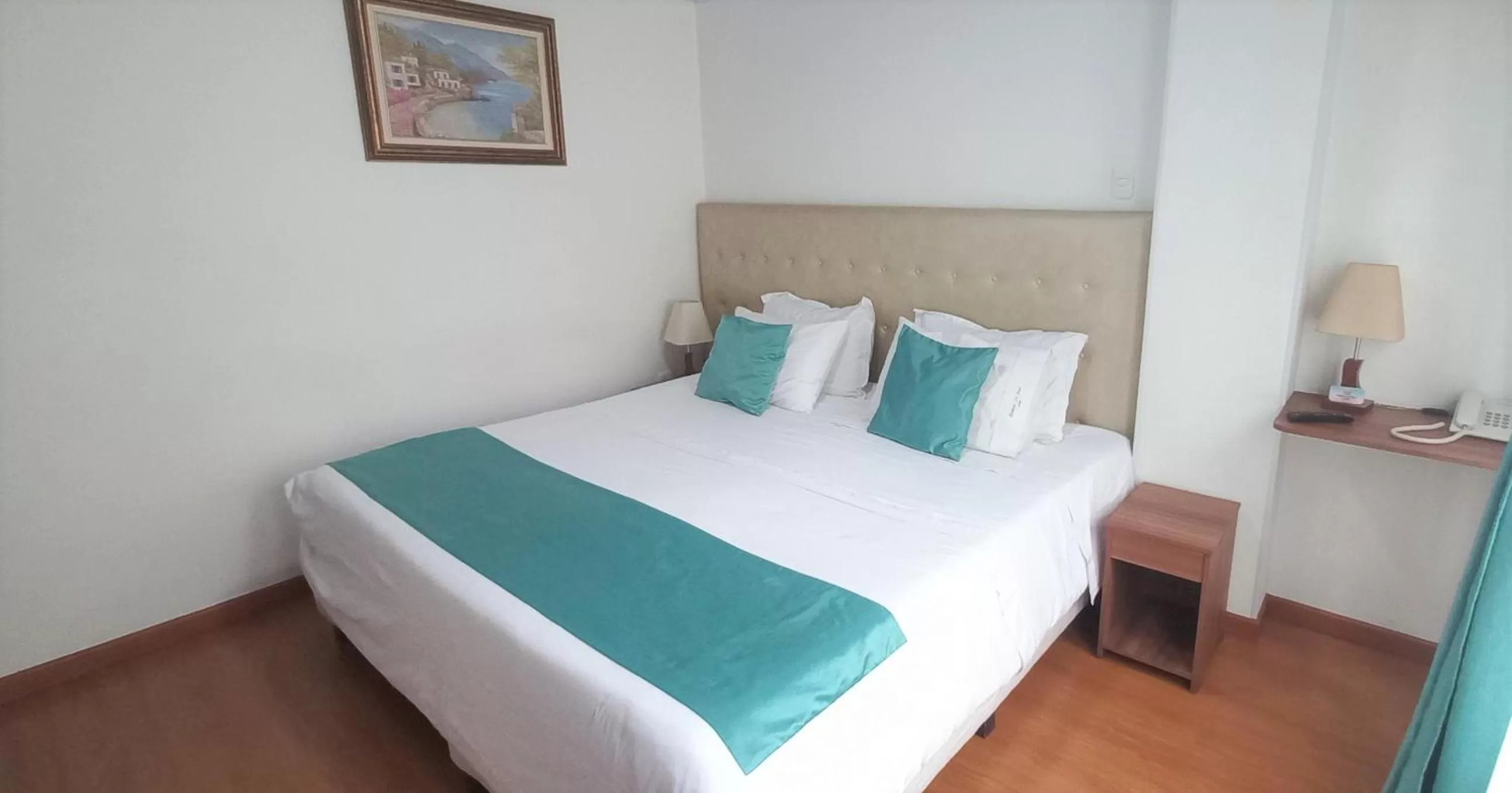 Bed in Hotel Bogota - Fontana Di Trevi by On Holidays