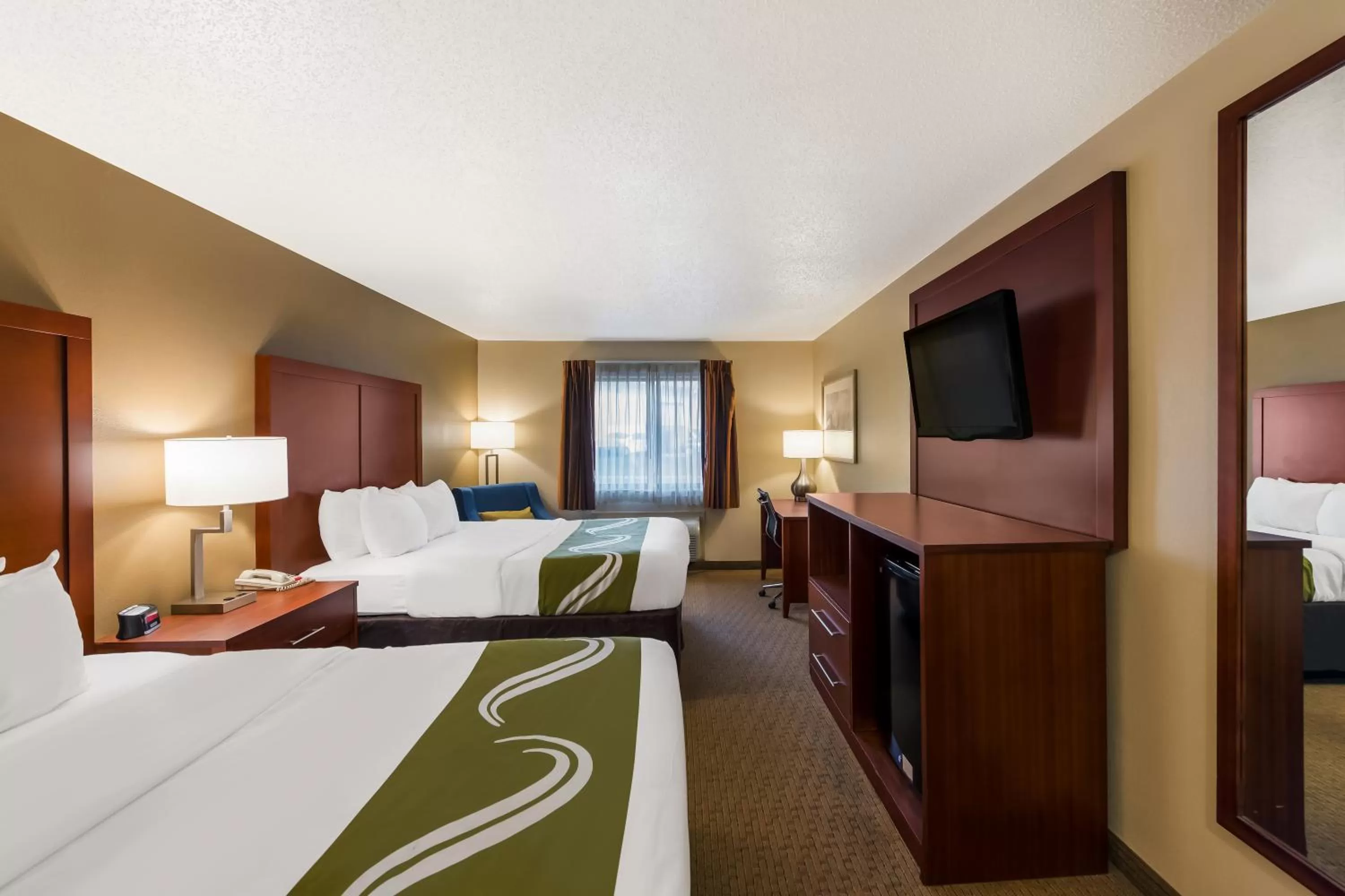 Bed in Quality Inn Marysville