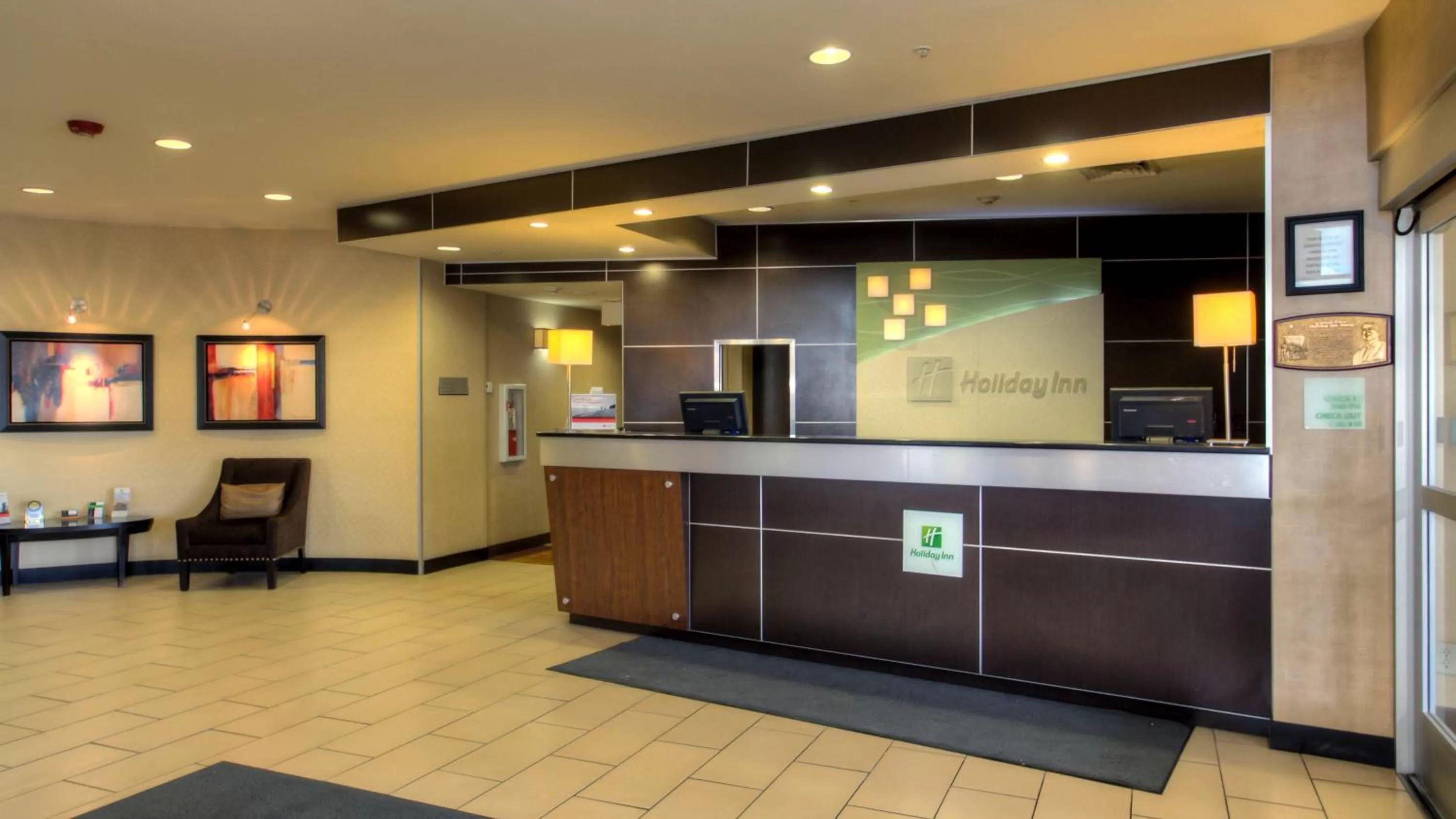 Property building in Holiday Inn Boise Airport by IHG