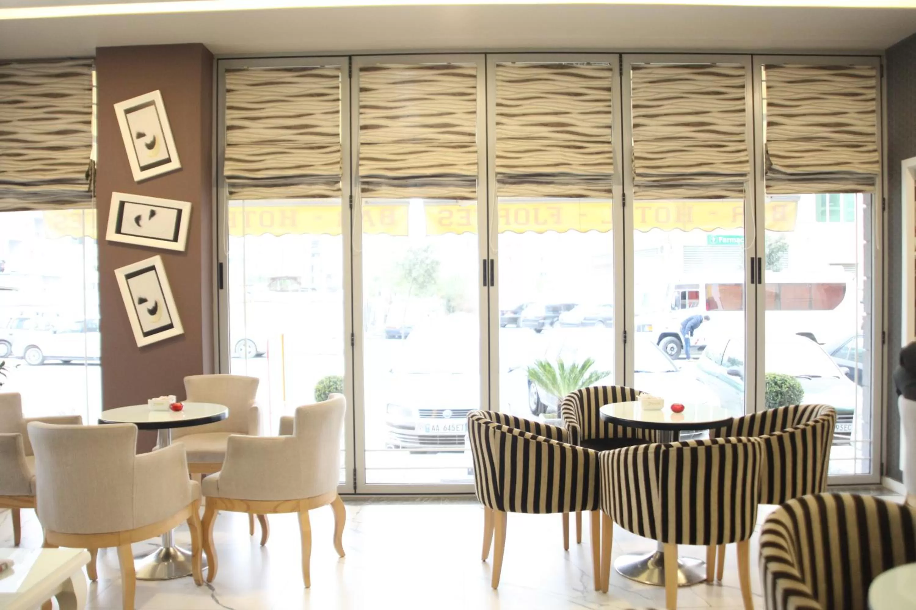 Lobby or reception, Restaurant/Places to Eat in Fjortes Hotel