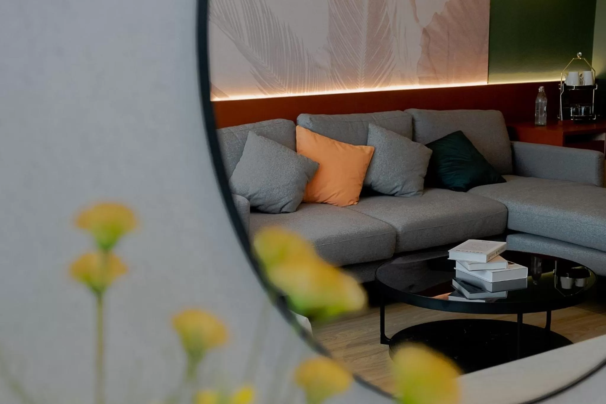 Living room in Buri Sriphu Hotel