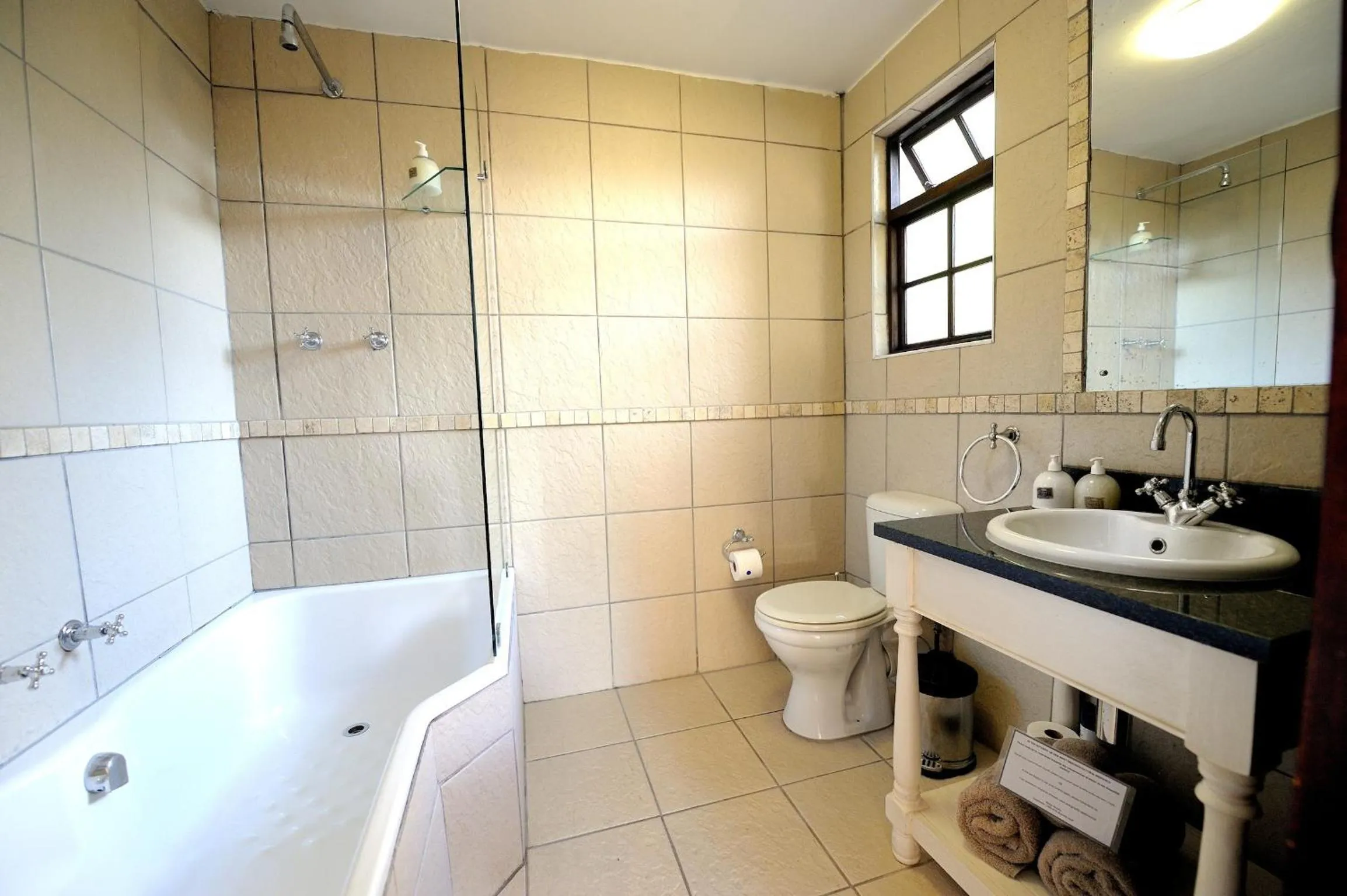 Shower in Bayside Guesthouse