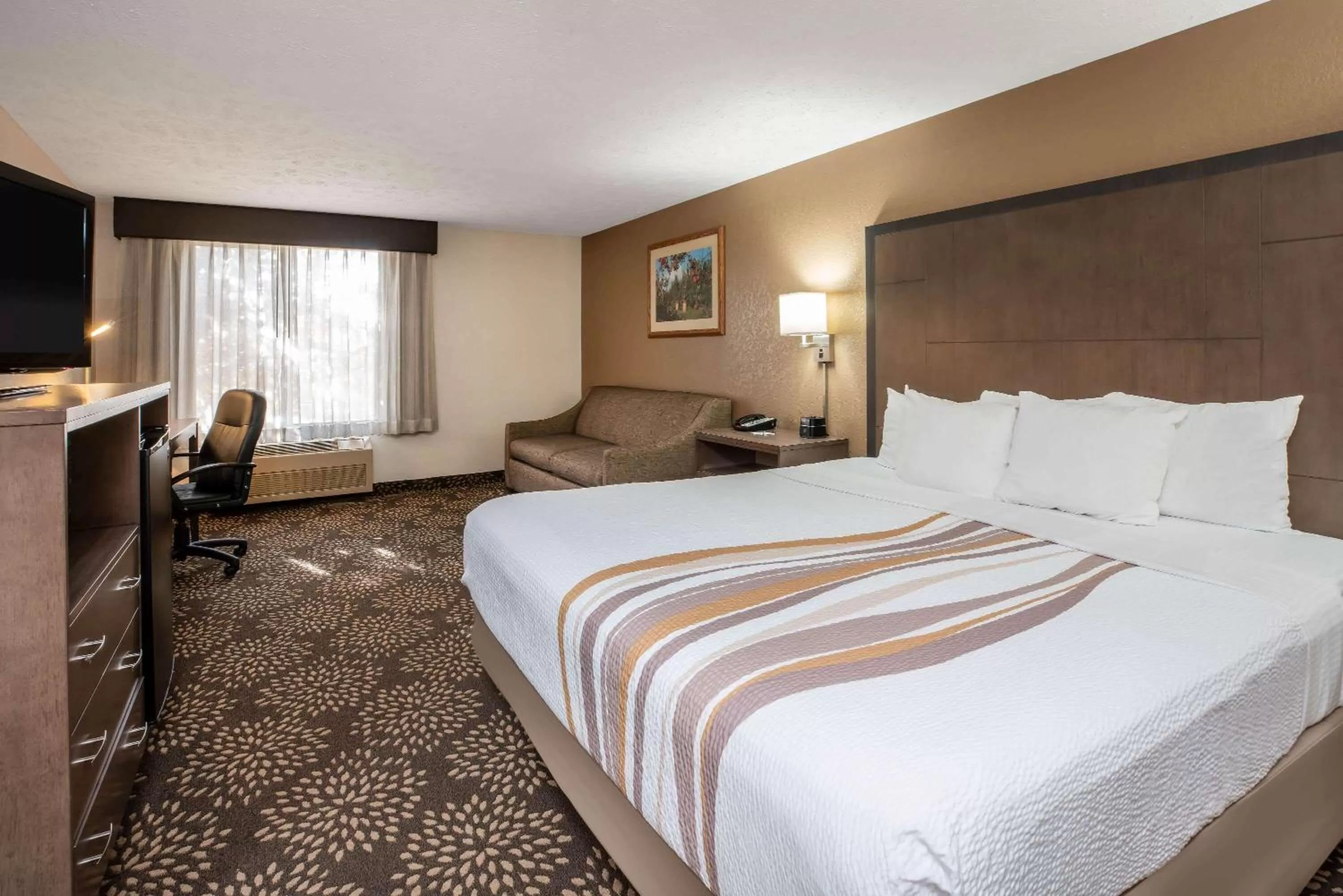 Photo of the whole room, Bed in La Quinta by Wyndham Wenatchee