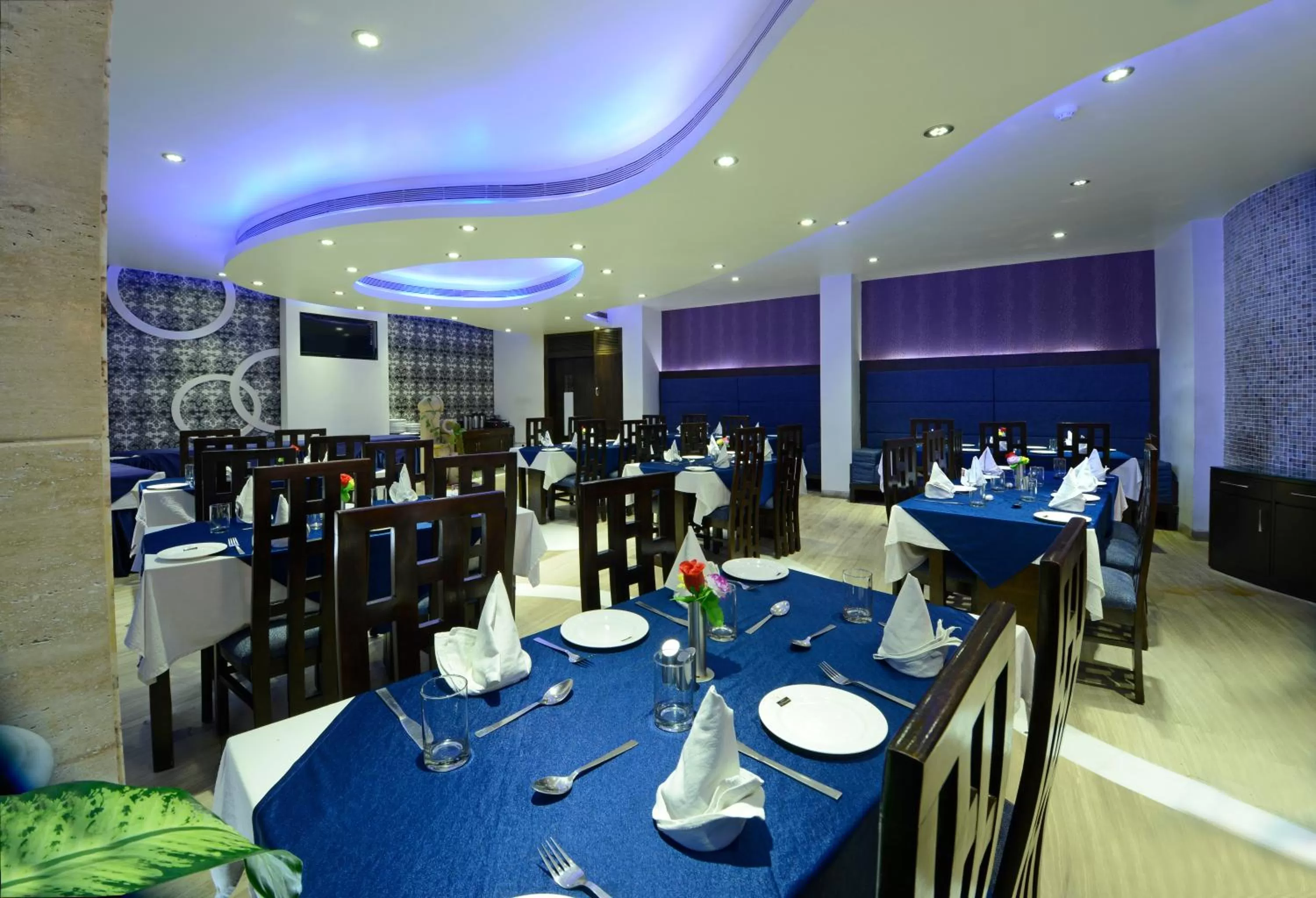 Restaurant/places to eat in Hotel Taj Resorts