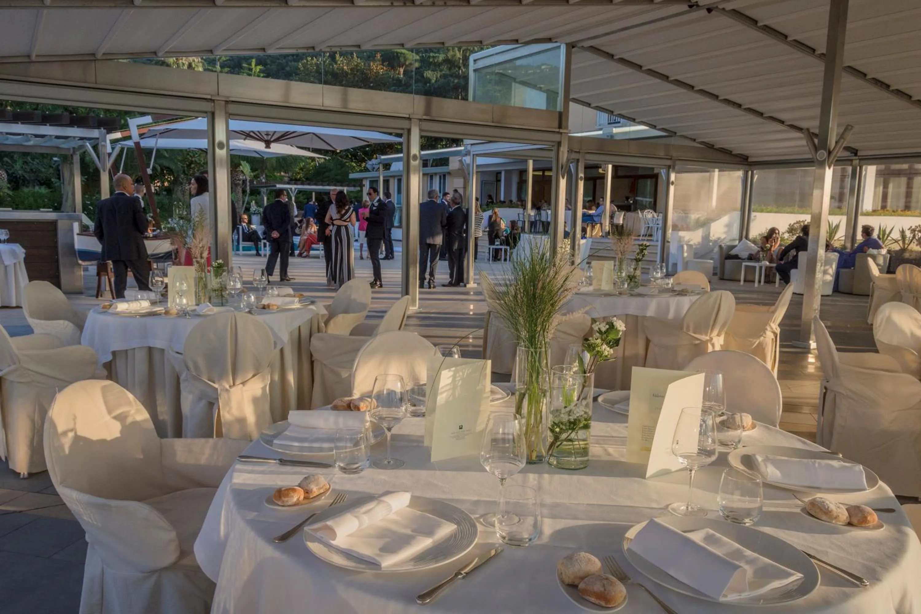 Restaurant/places to eat in Grand Hotel Moon Valley