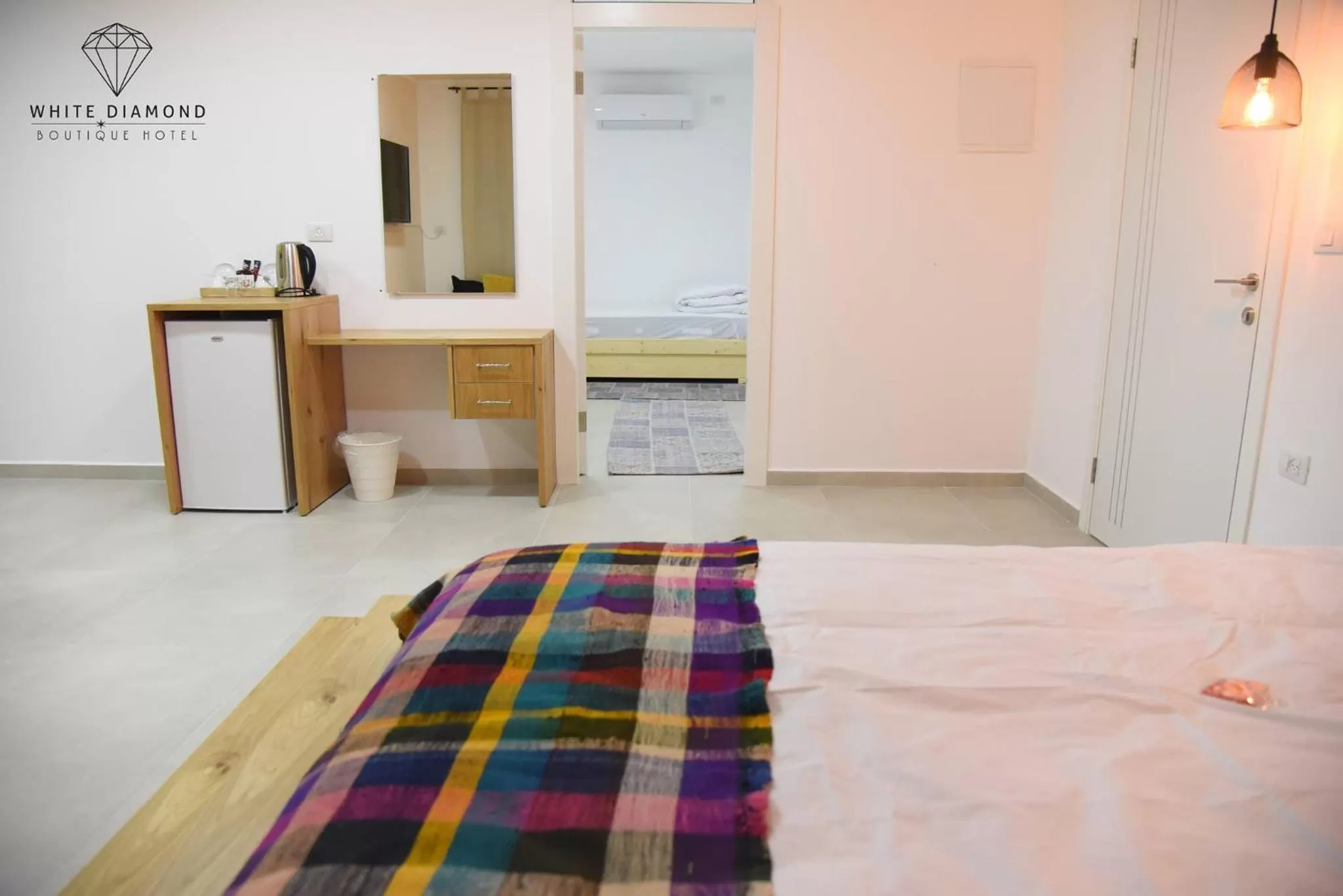 Bed in White Diamond