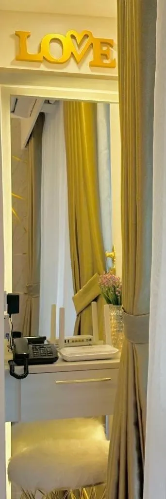 Seating area in Mpt Suites