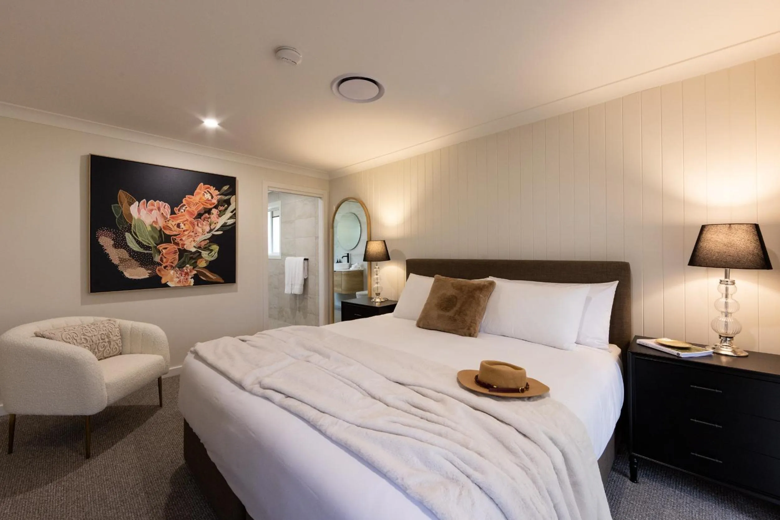 Bedroom, Bed in Hermitage Lodge