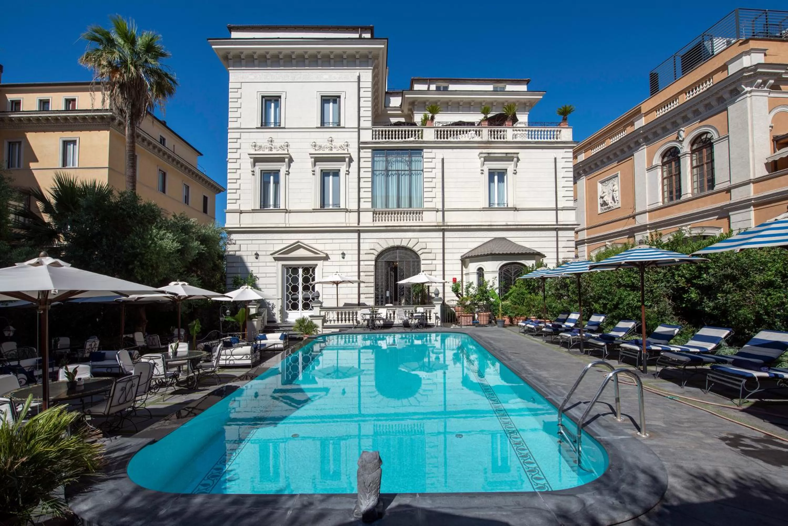 Swimming pool in Palazzo Dama - Hotel & SPA - Preferred Hotels & Resorts
