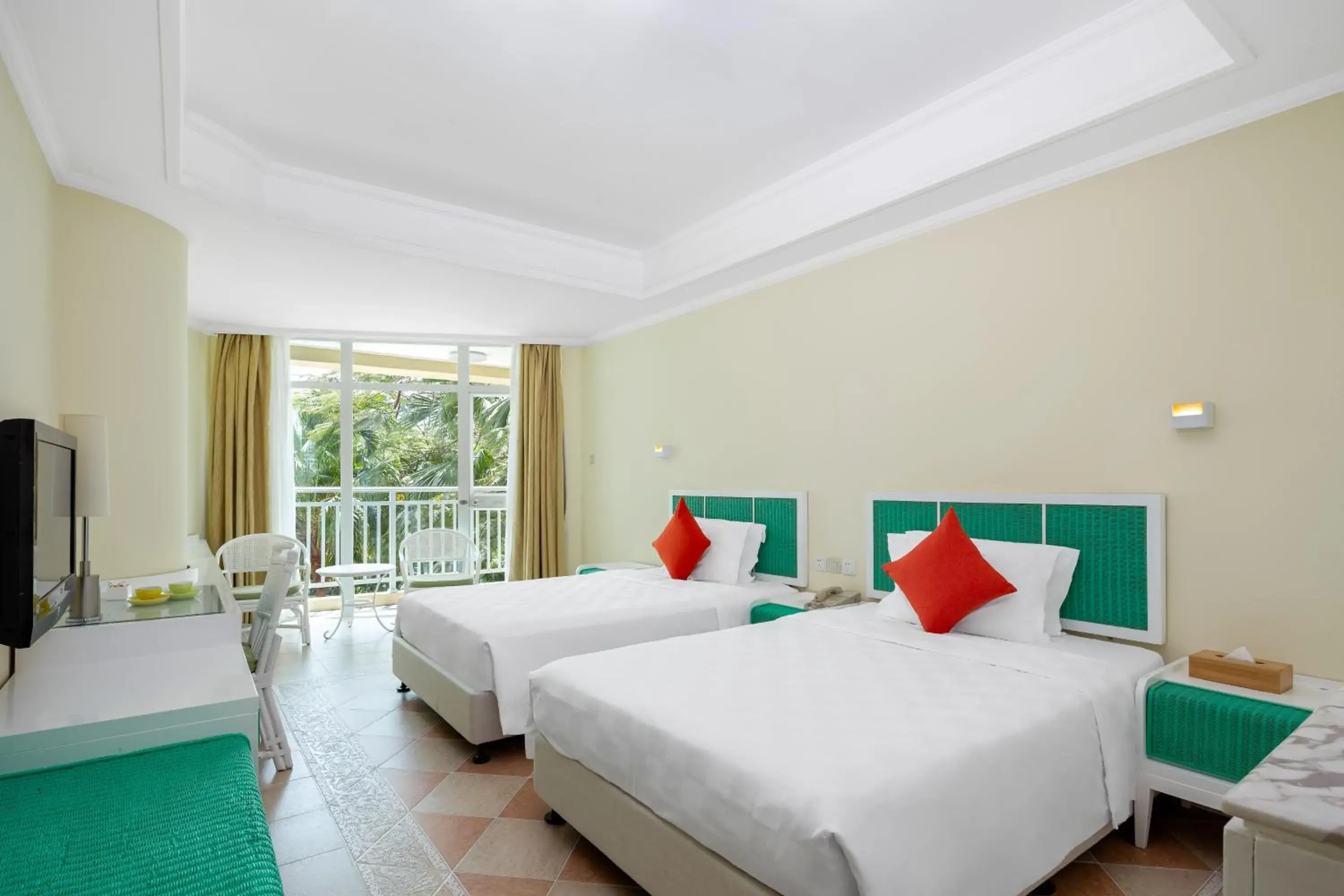 Double or Twin Room with Garden View in Sunshine Resort Intime Sanya Double or Twin Room with Garden View in Sunshine Resort Intime Sanya