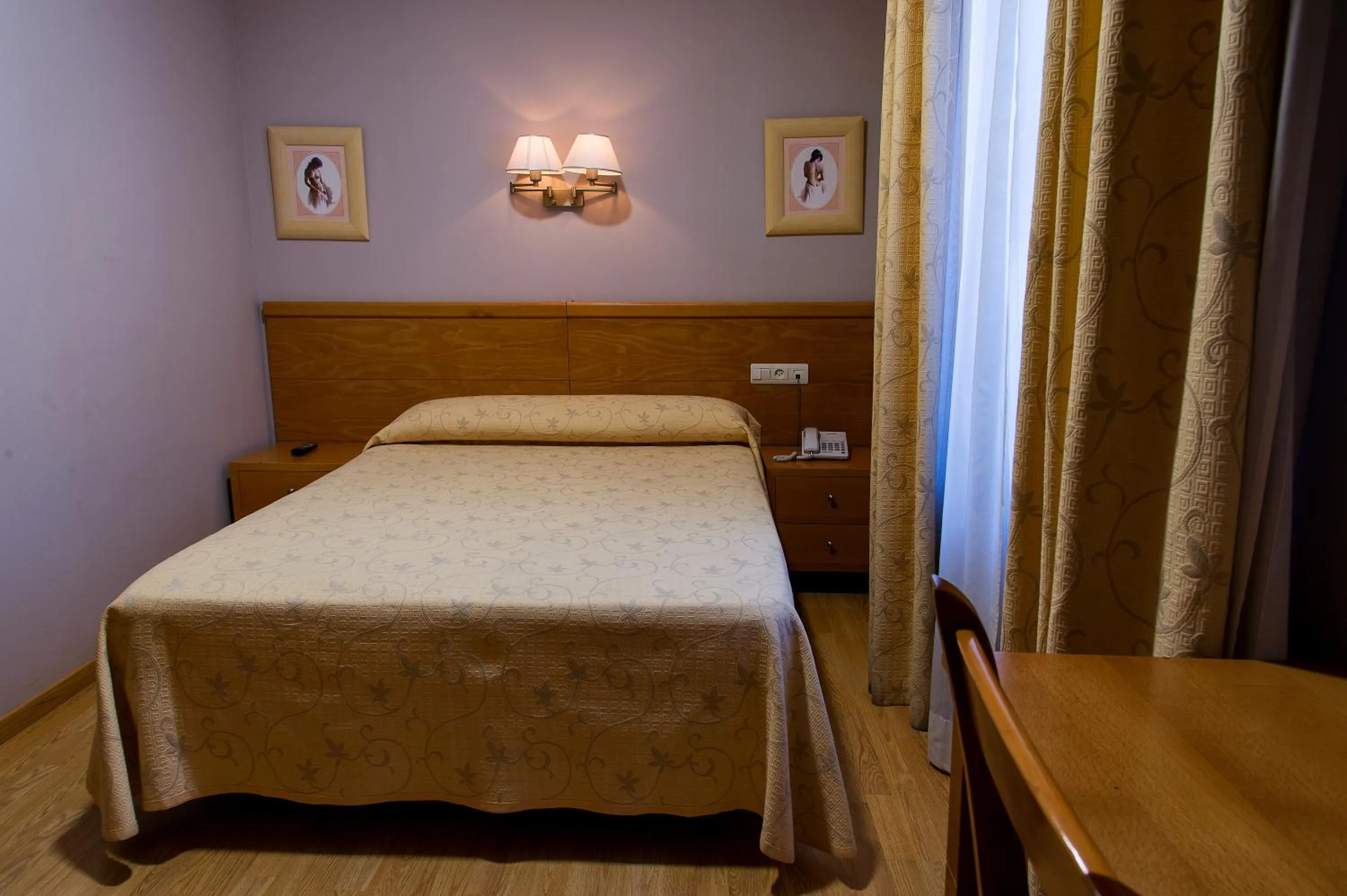 Bed in Hotel Castilla