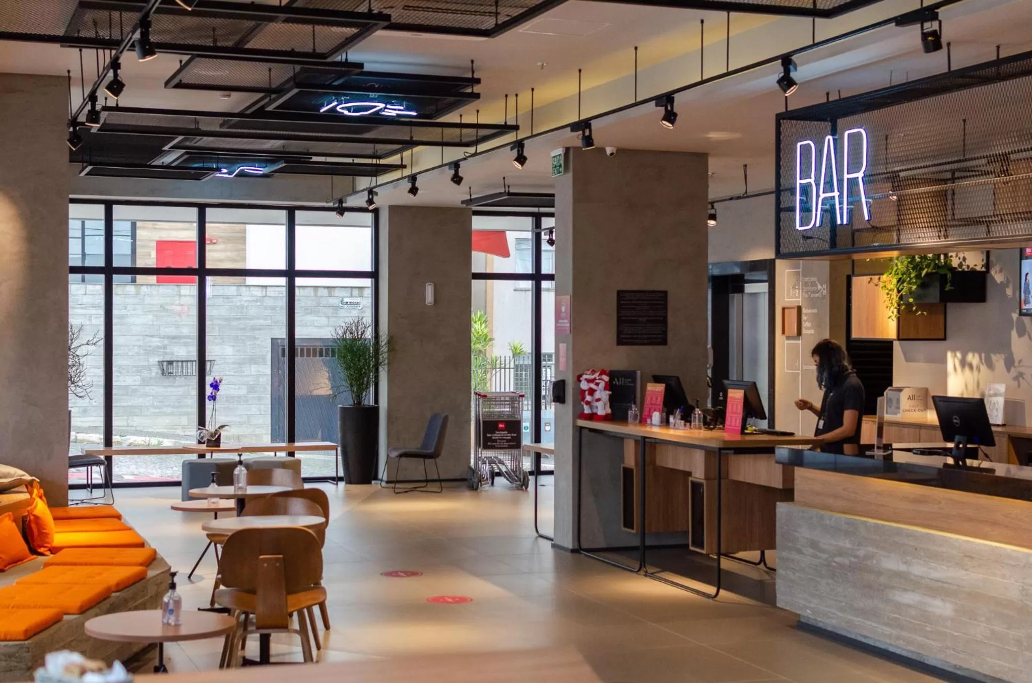 Restaurant/places to eat in ibis Ponta Grossa