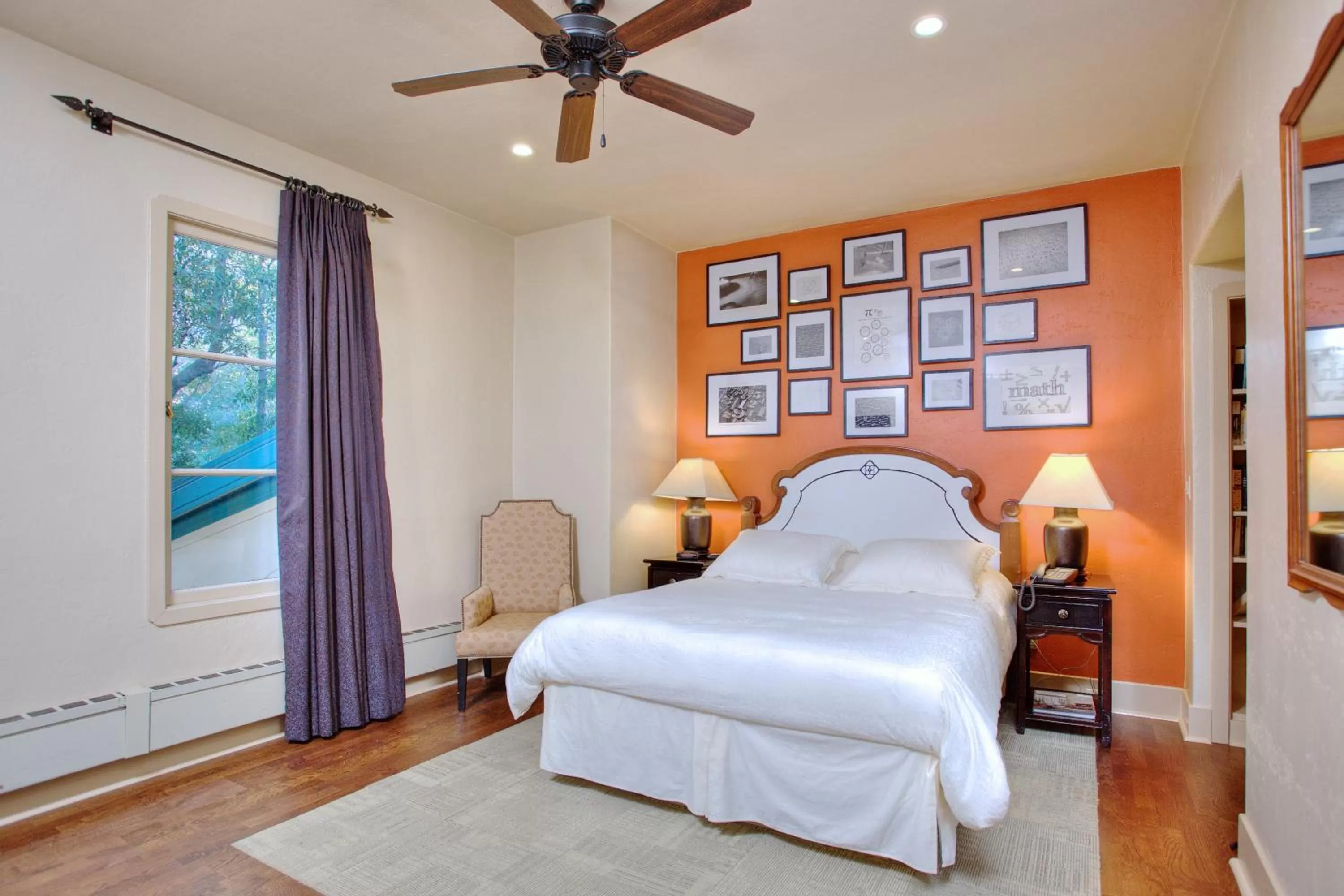 Bed in Bancroft Hotel