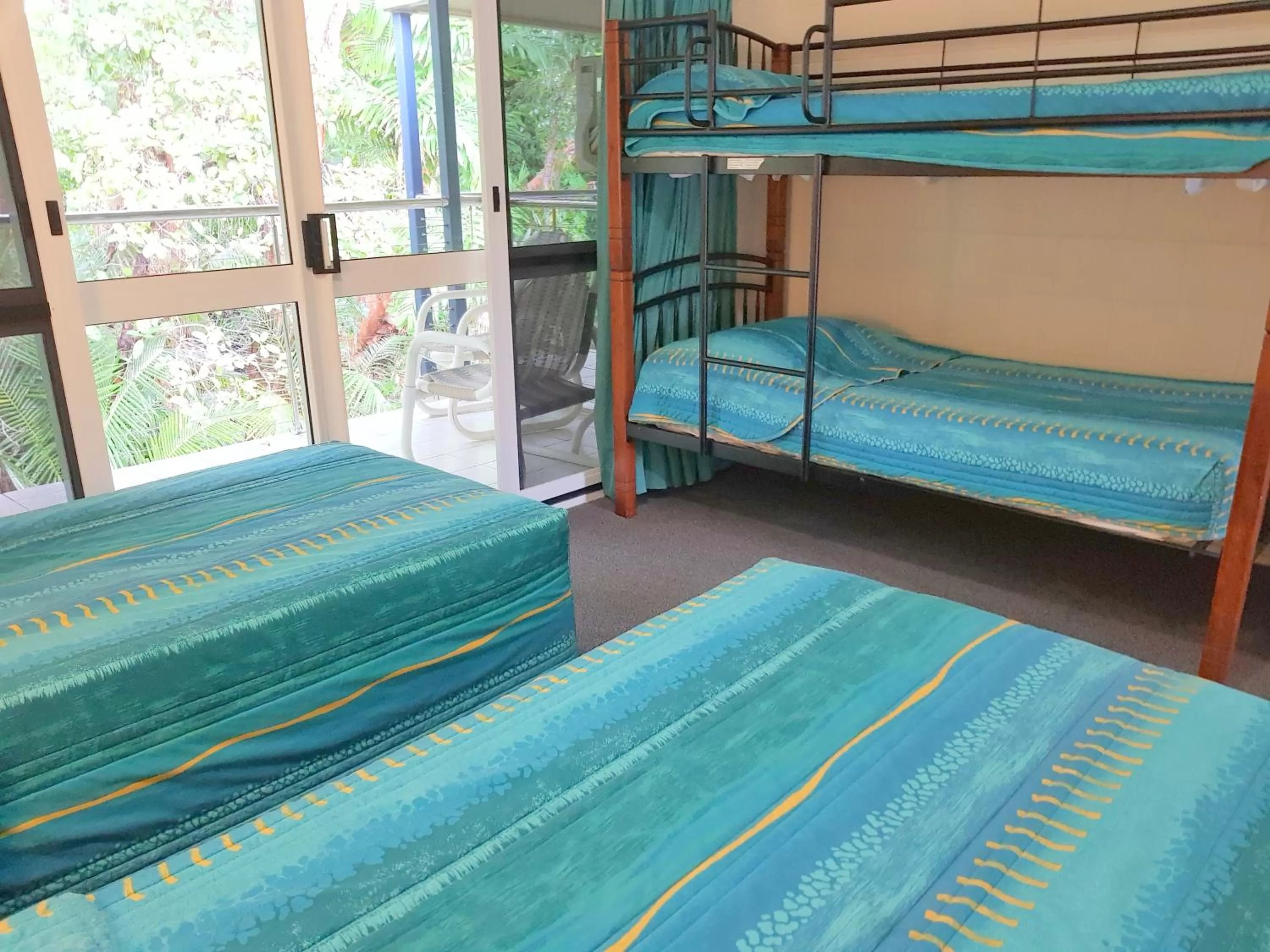 Bedroom, Bed in Mango Tree Holiday Apartments