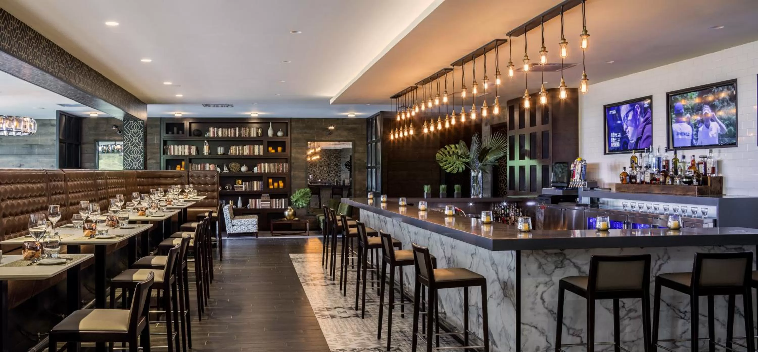 Restaurant/Places to Eat in The Ridge Hotel