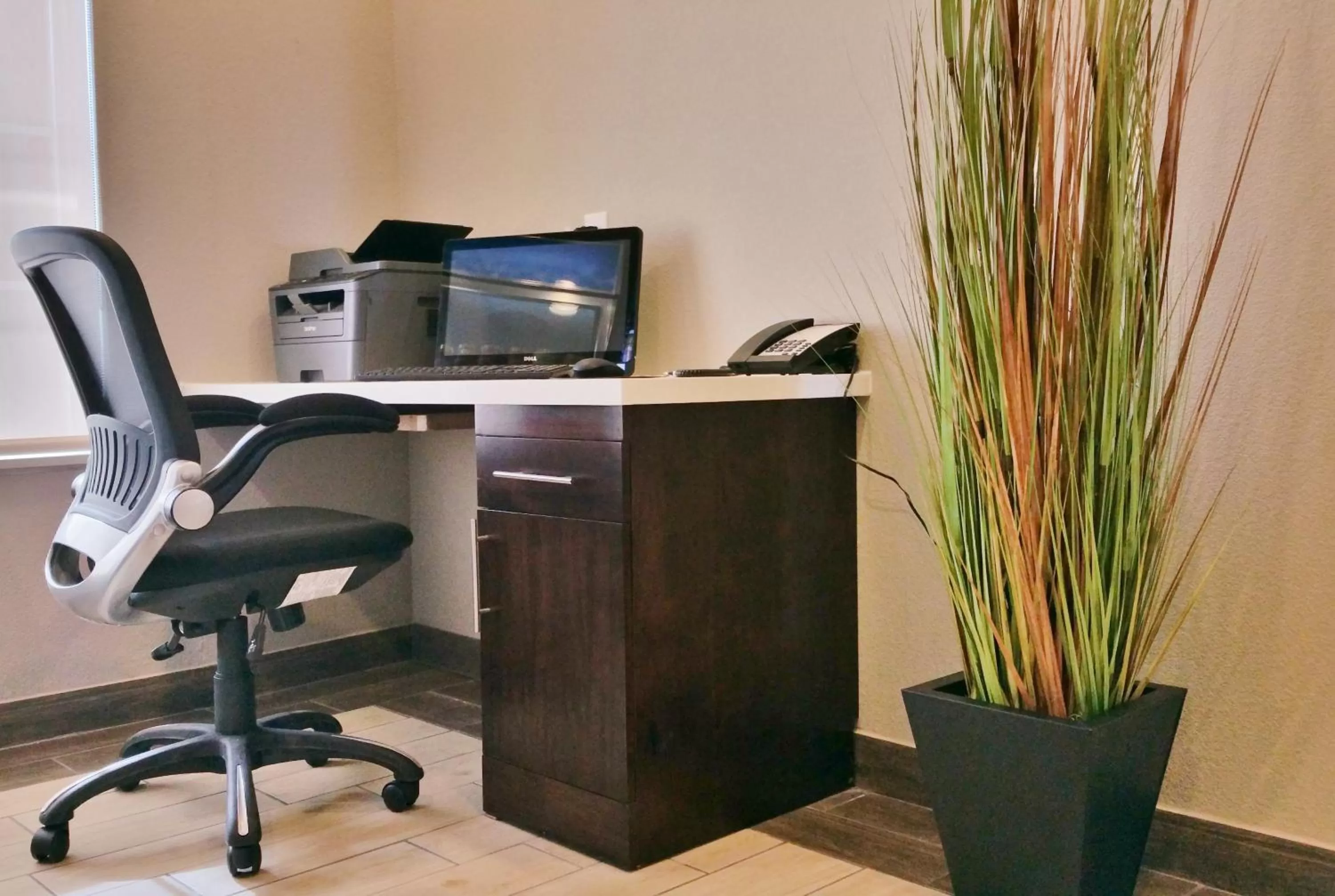 Business facilities in MainStay Suites Midland