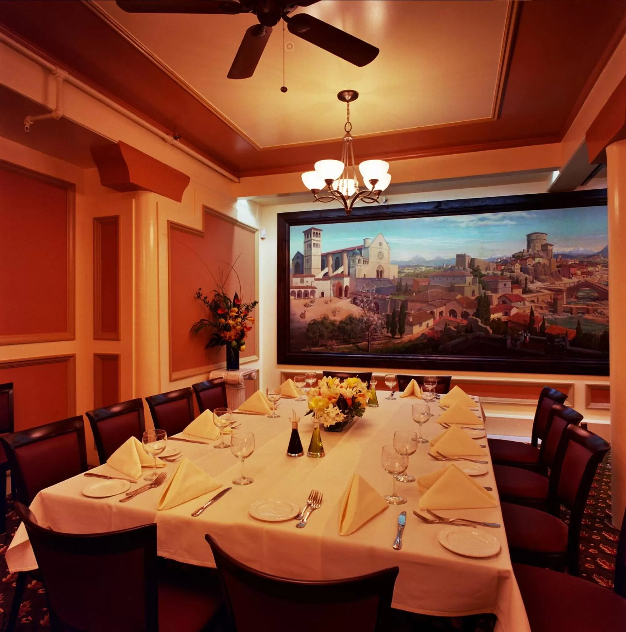 Restaurant/places to eat in San Remo Hotel