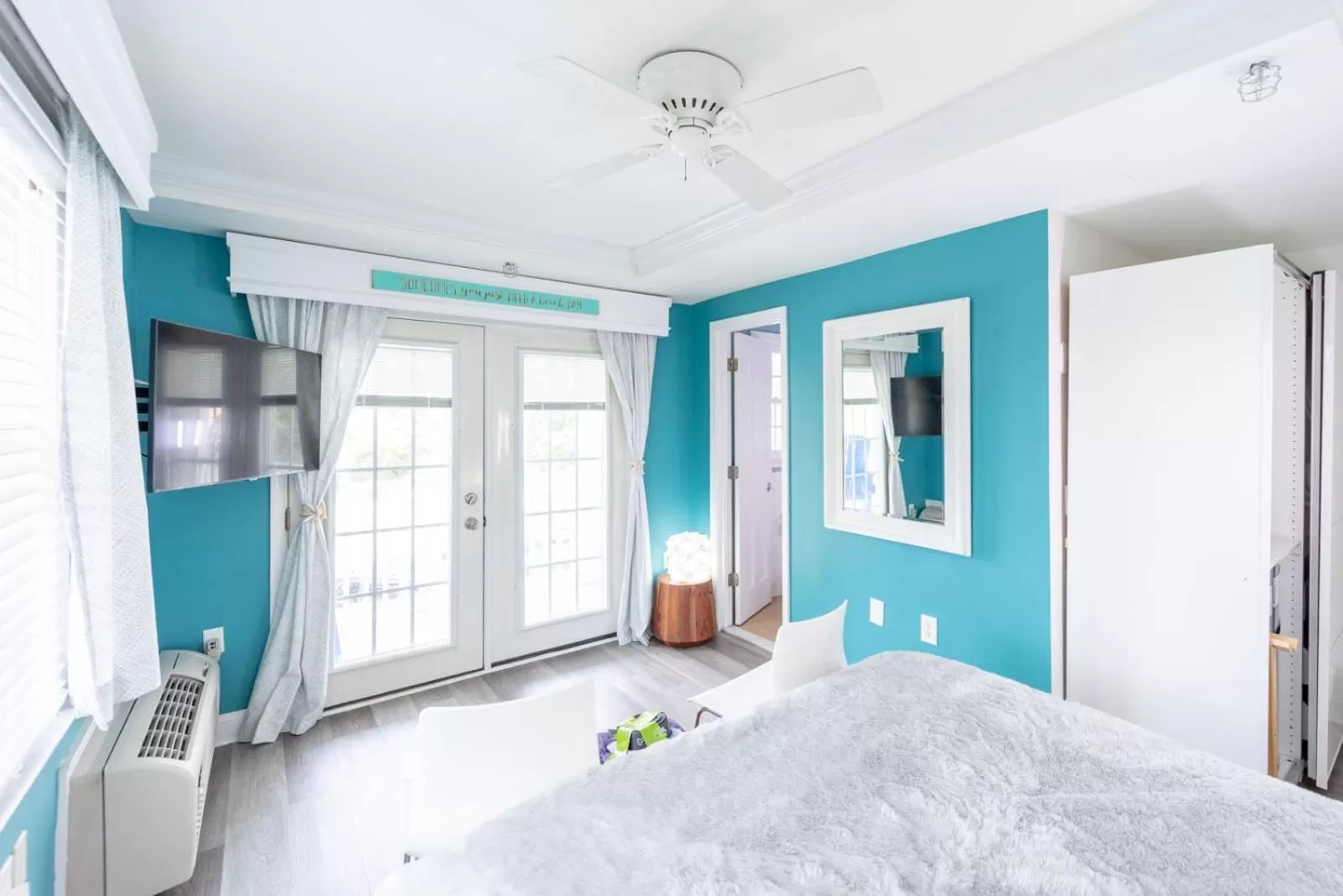 Bed in Canalside Inn