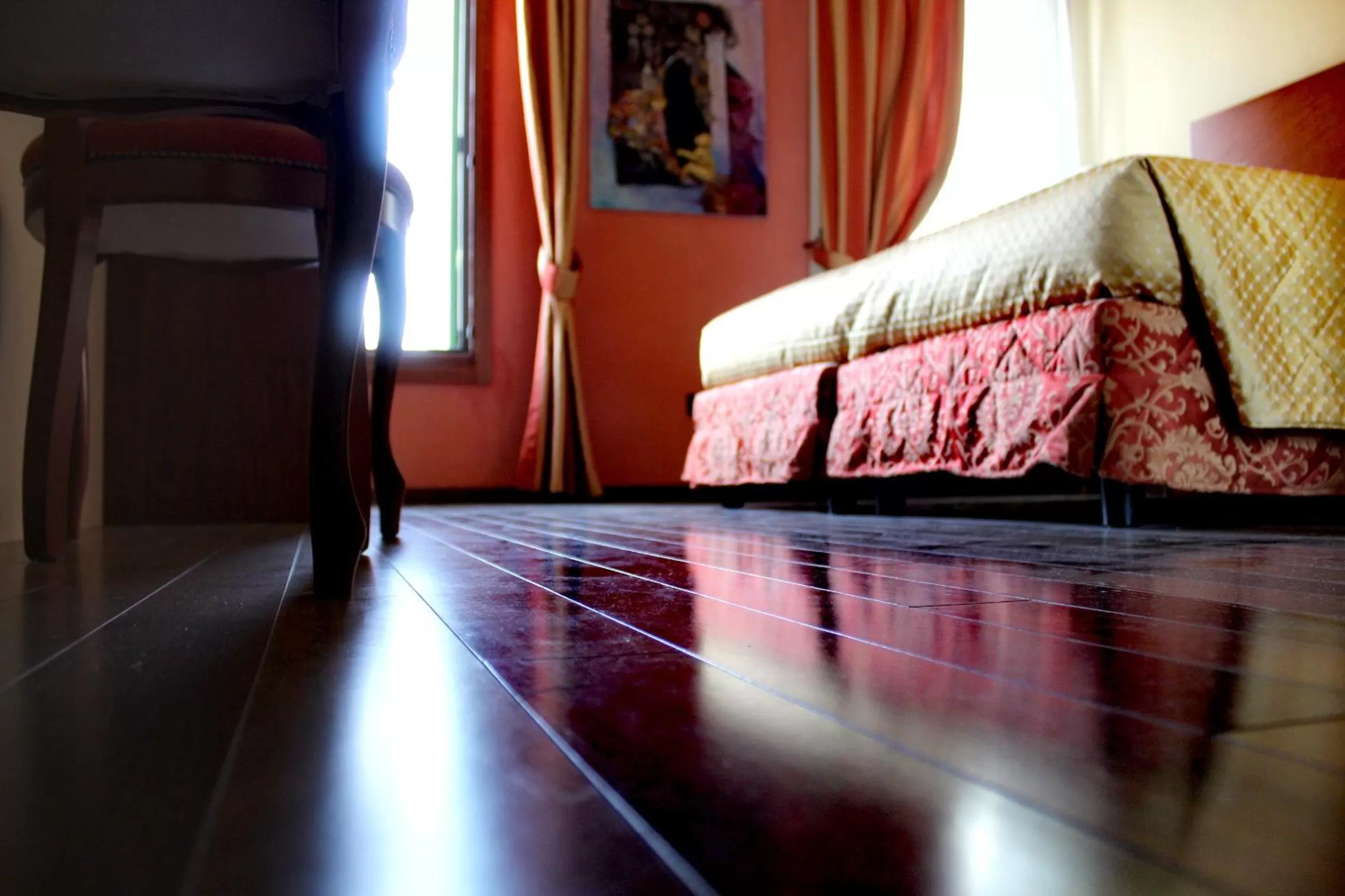 Photo of the whole room, Bed in Diamantino Town House