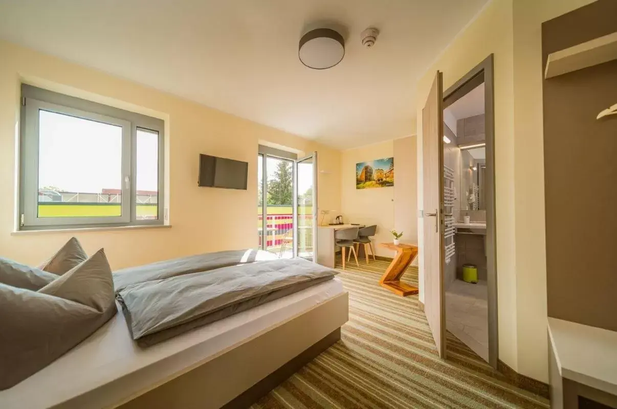 Double Room with Balcony in ELLY Hostel Double Room with Balcony in ELLY Hostel