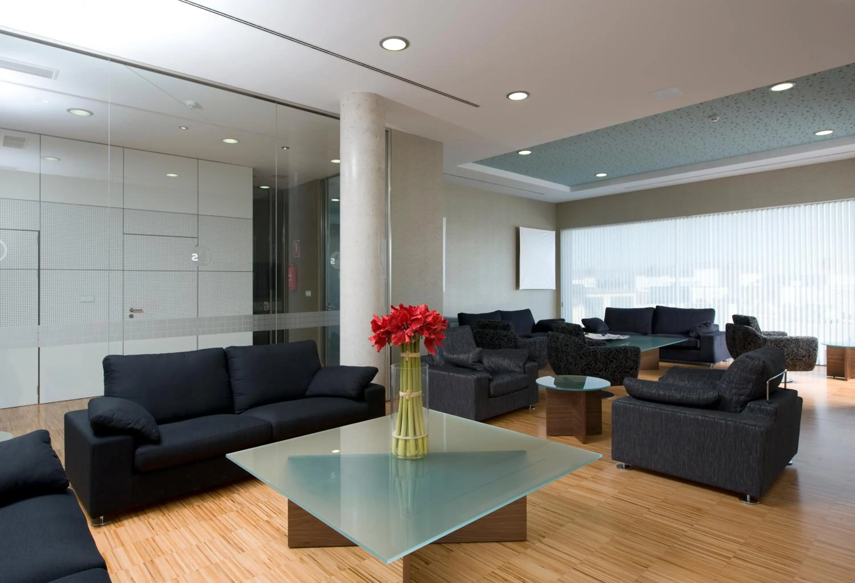 Communal lounge/ TV room in Executive Sport